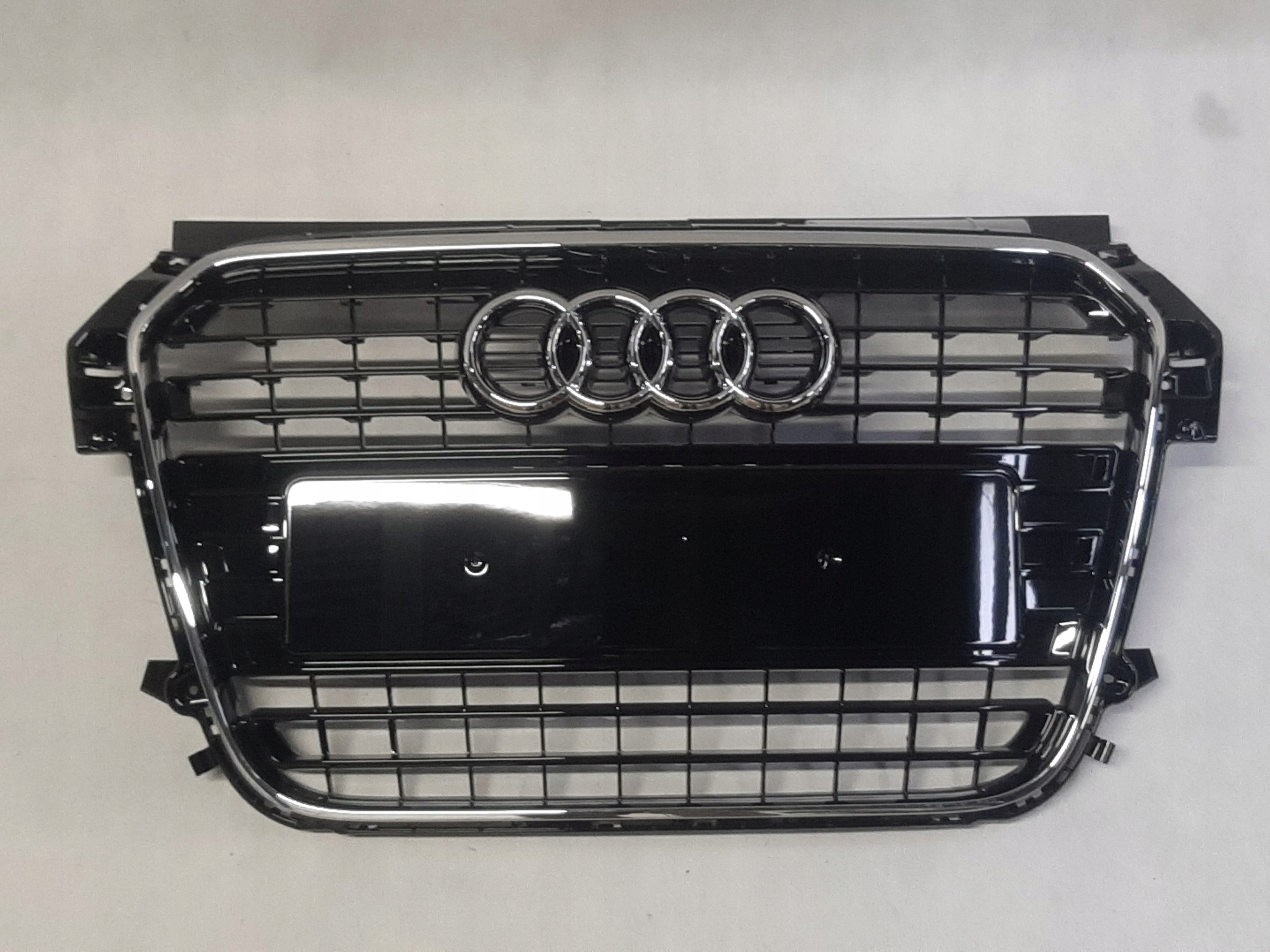 Audi A1 (2011-2014r.) Grill Atrapa Black NOWY 8X0853651