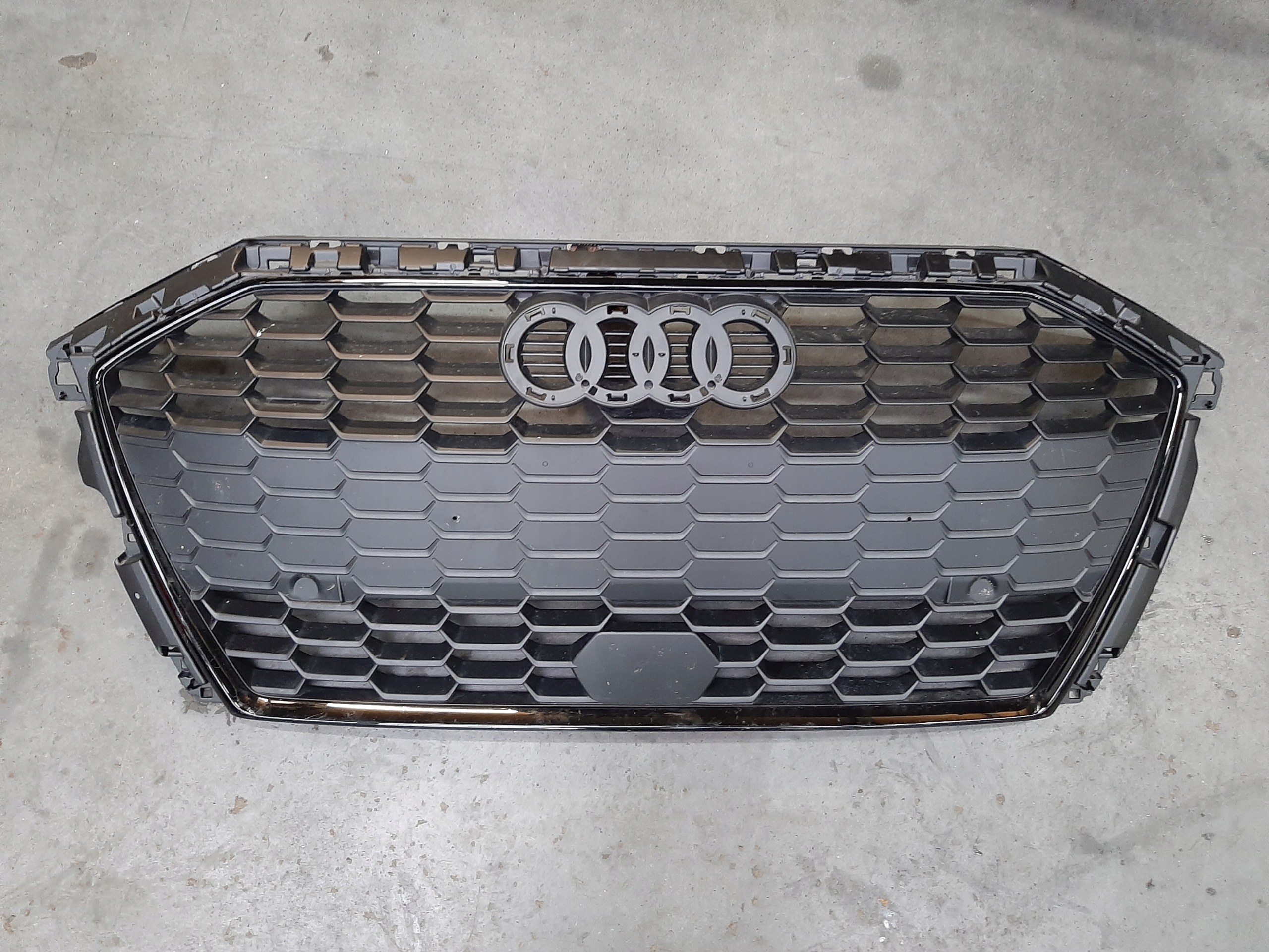 AUDI A3 IV 8Y ATRAPA CHŁODNICY GRILL 8Y0853651A 2020- NOWA