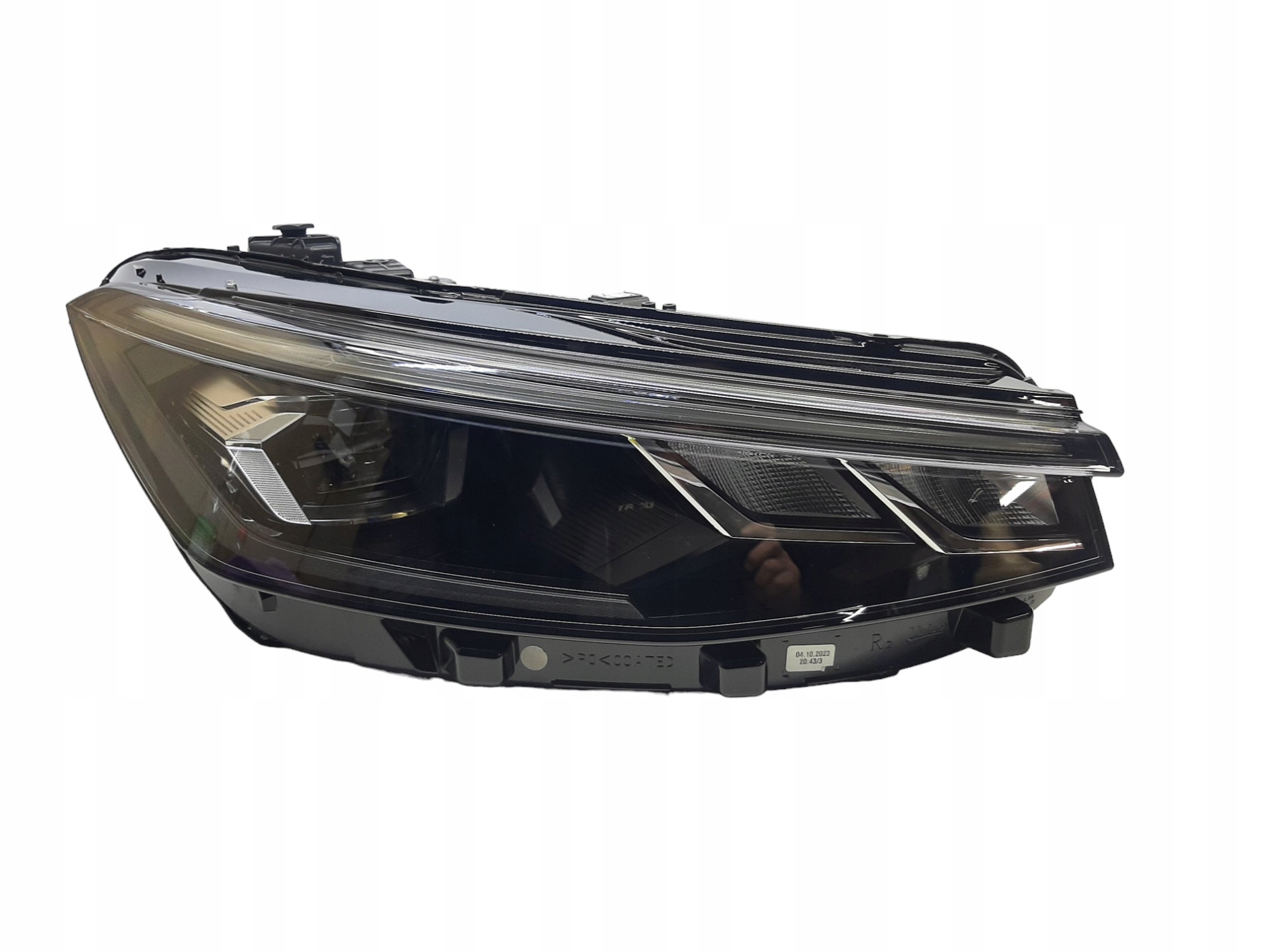 VW Passa B9 2024-> Reflektor Prawy Lampa Prawa LED Valeo 3J1941006