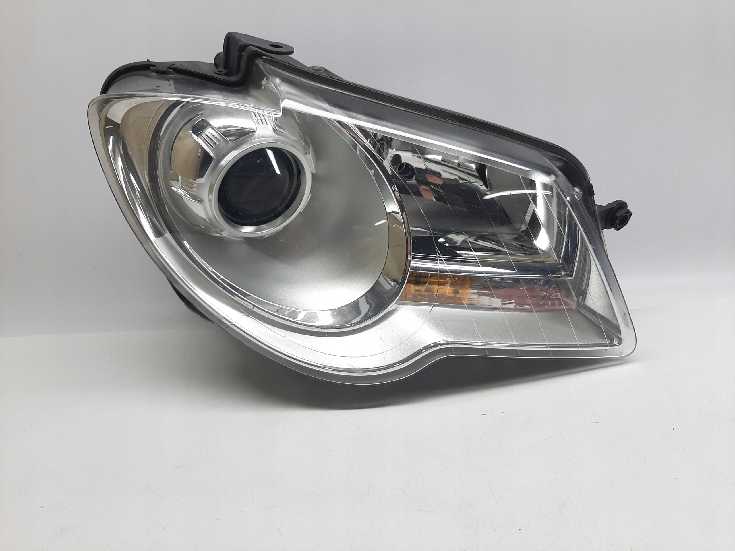 VW Touran Lift Reflektor Lampa PRAWA 1T1941006B