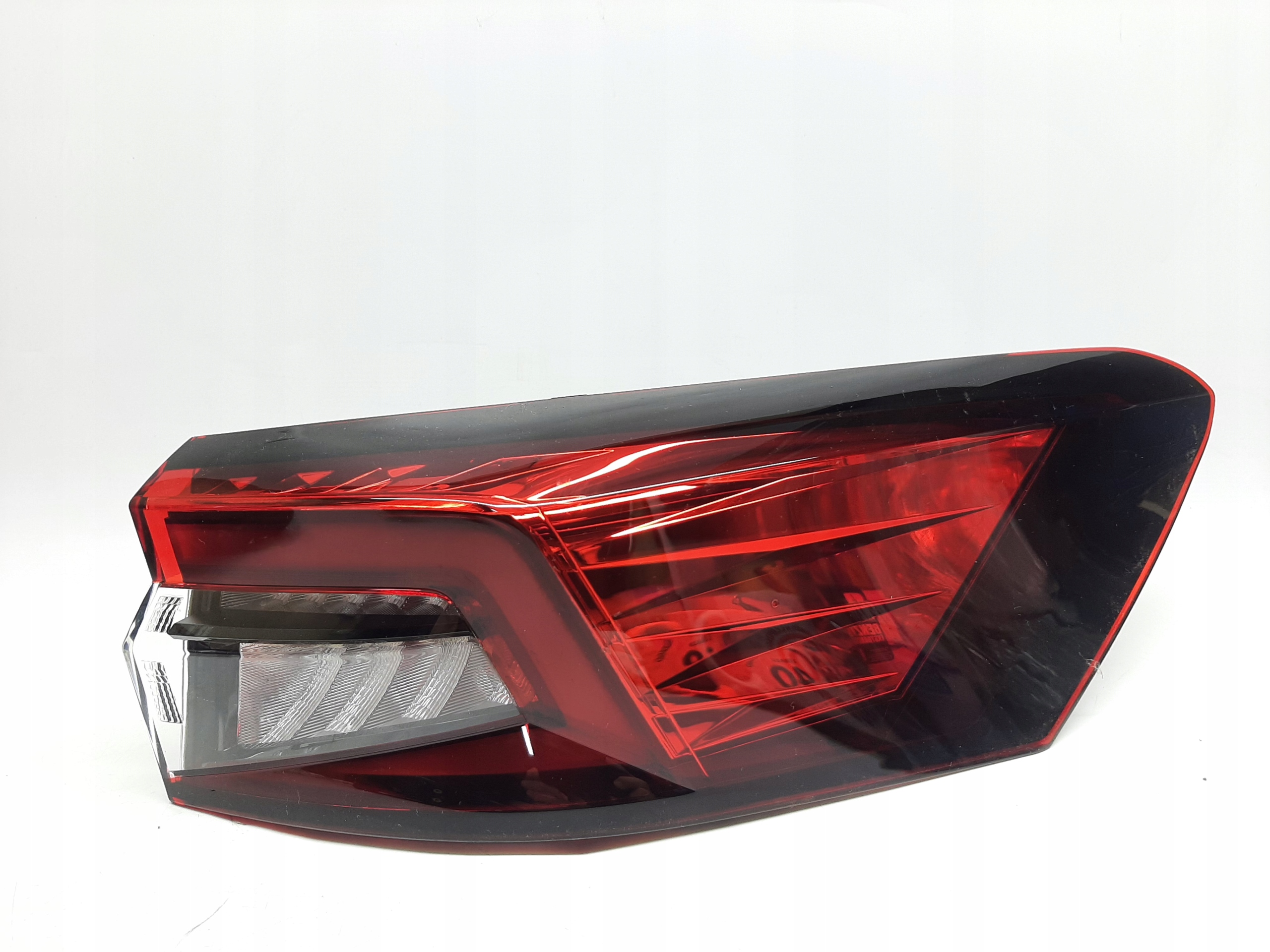 SKODA SUPERB IV KOMBI 2023- LAMPA LED PRAWY TYŁ 3P0945096