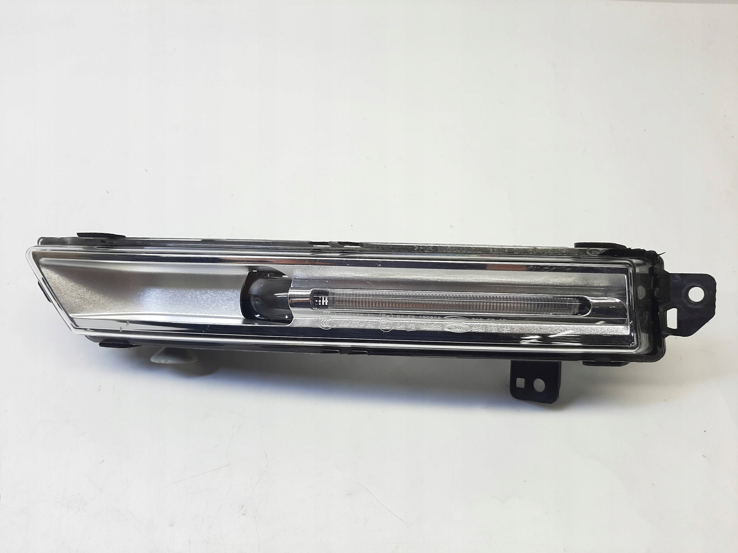 JAGUAR F-PACE LAMPA HALOGEN LEWY PRZÓD 1058001L2