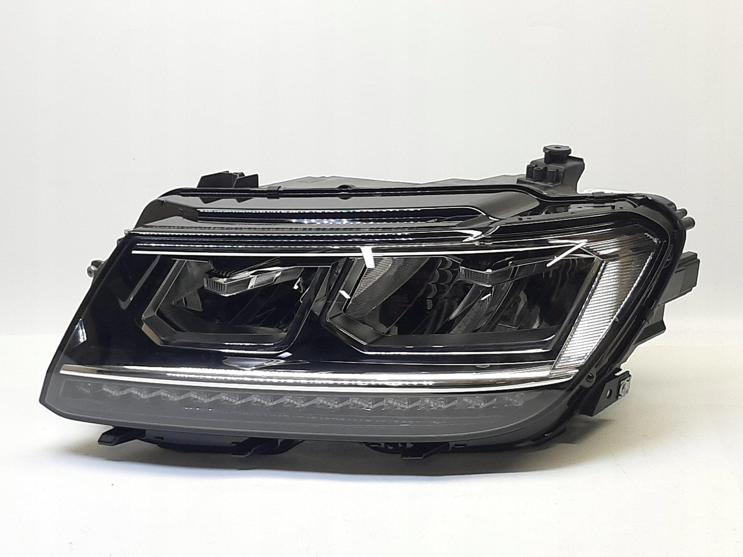 VW Tiguan II Reflektor Lampa Led LEWA 5NB941035D