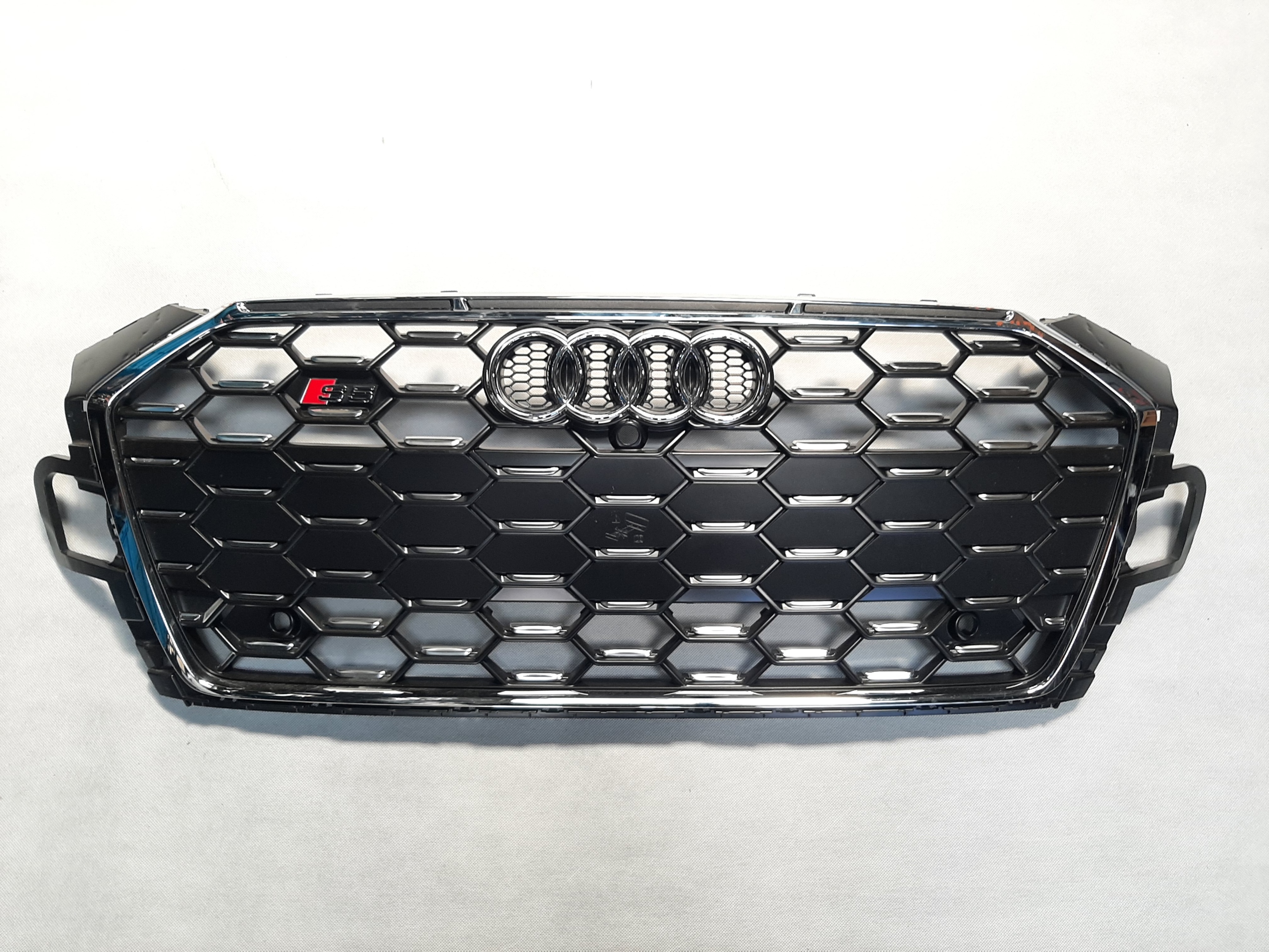 AUDI S5 / A5 8W Atrapa Grill PDC Kamera 8W6853651