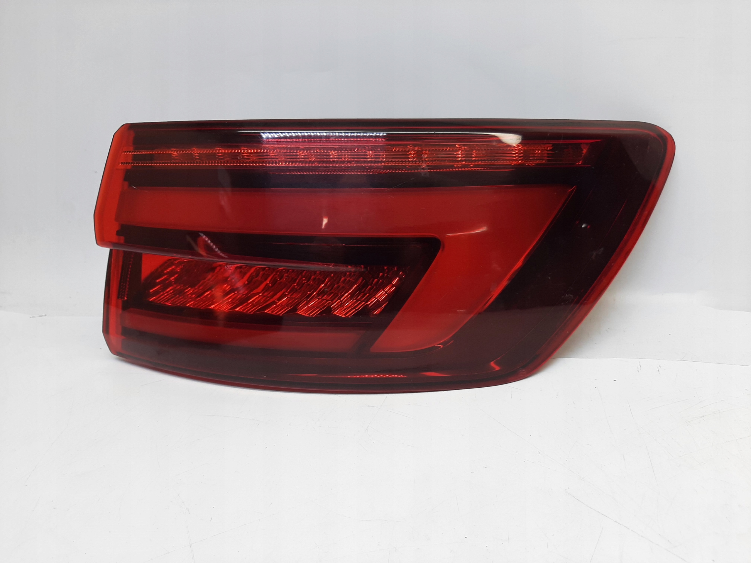 Audi A4 B9 Avant Combi (2015-2018r.) Lampa Tył Prawa 8W9945092C