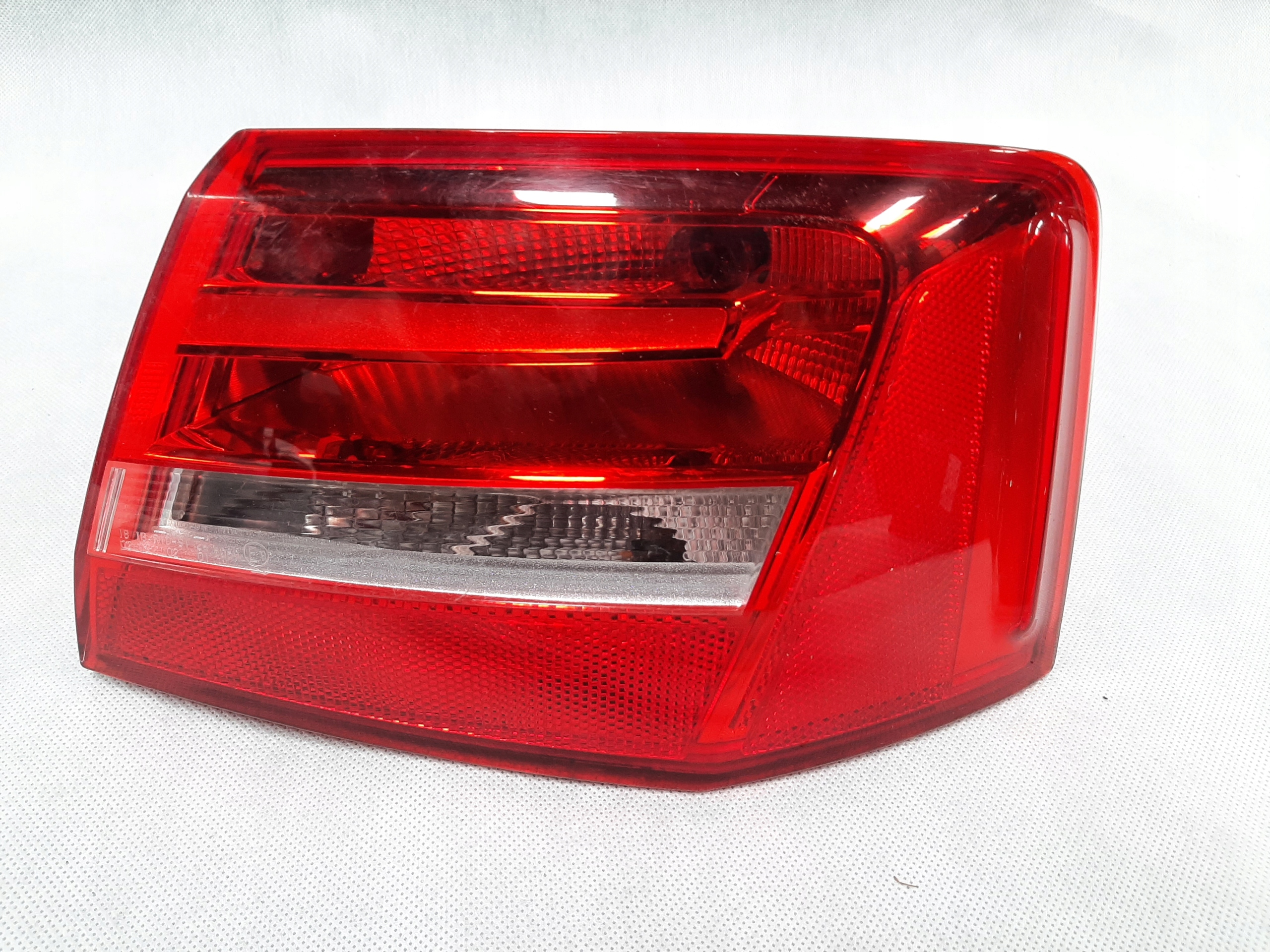 AUDI A6 C7 SEDAN 2010- LAMPA PRAWY TYŁ 4G5945096