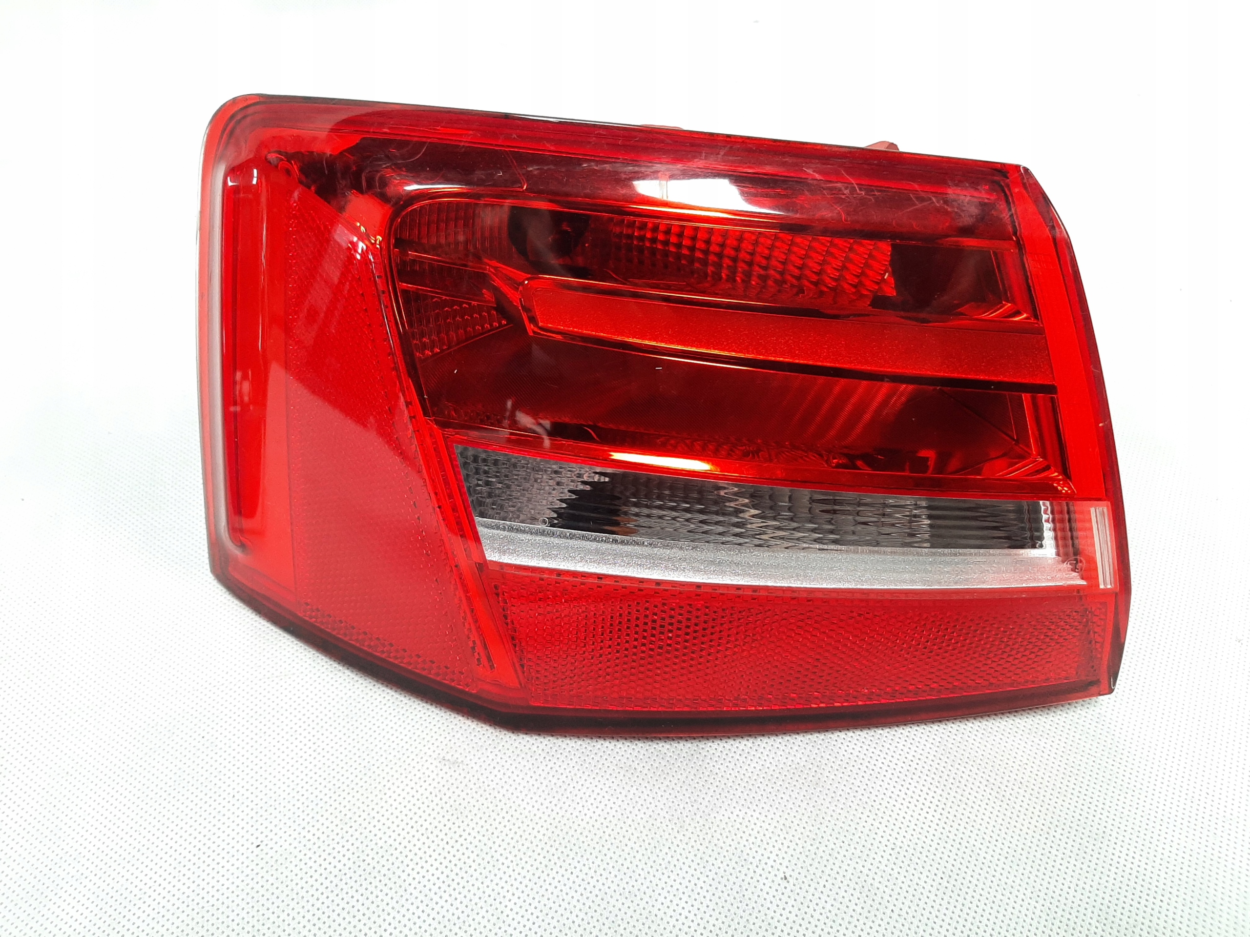 AUDI A6 C7 SEDAN 2010- LAMPA LEWY TYŁ 4G5945095