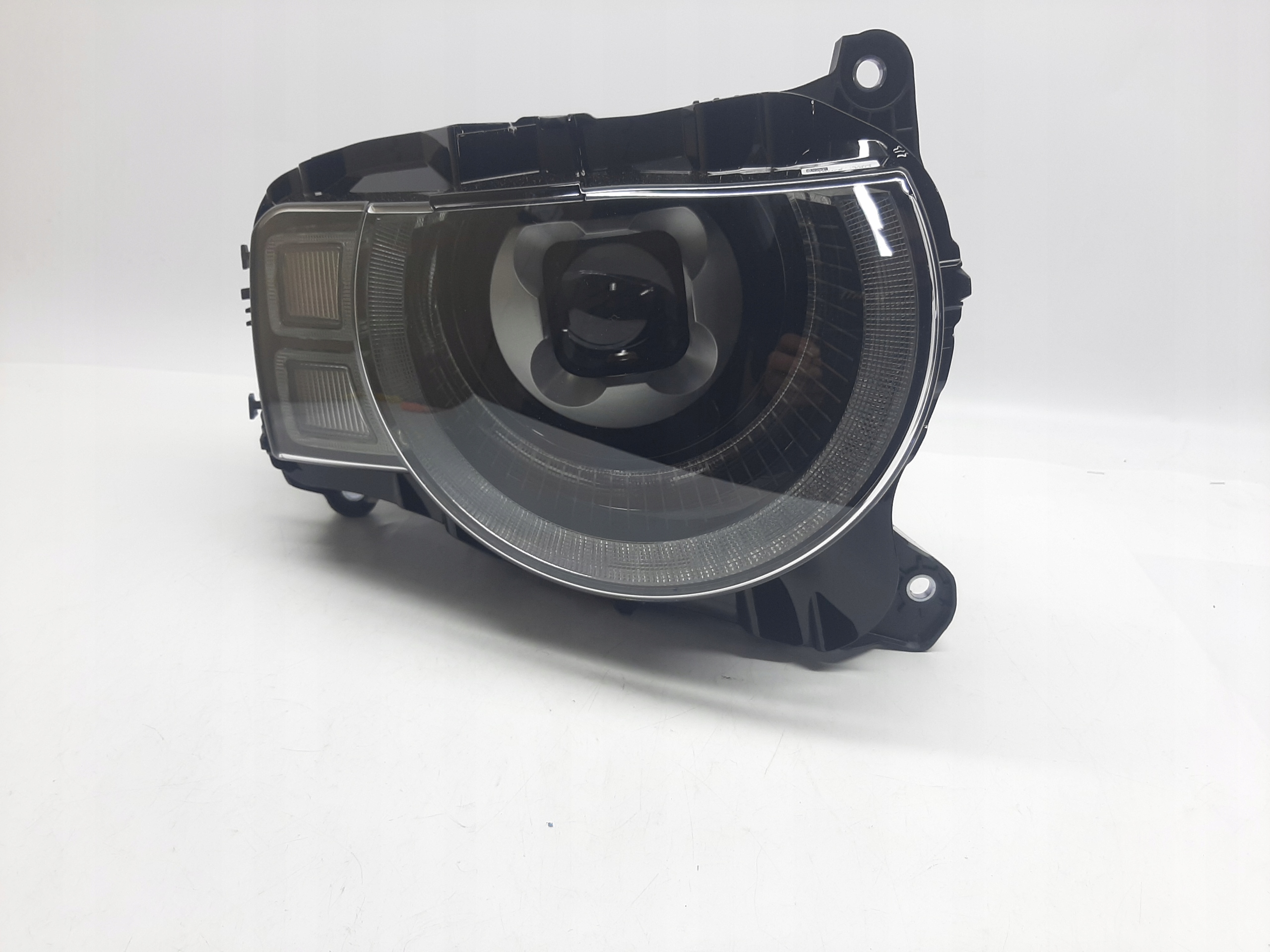 Land Rover Defender Reflektor Lampa Led PRAWA LR181377