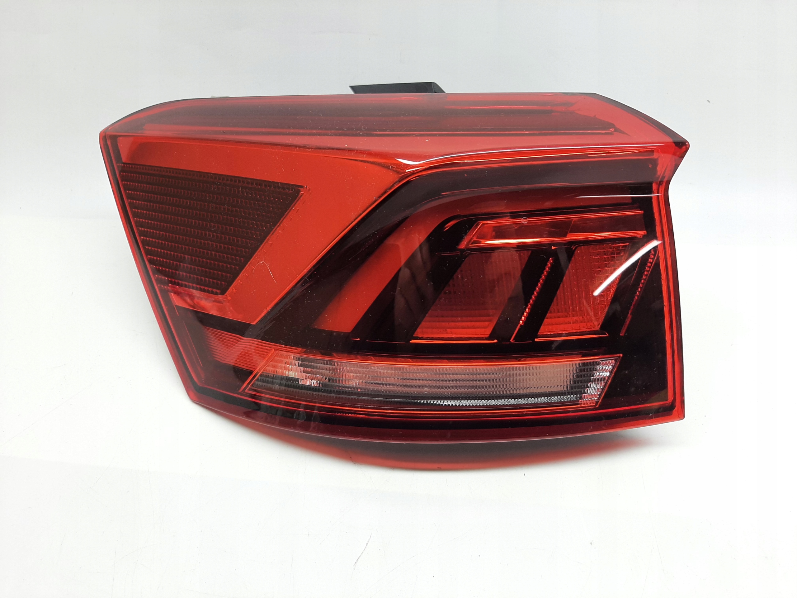 VW T-ROC Lift Lampa Tył Tylna Lewa 2GA945095D