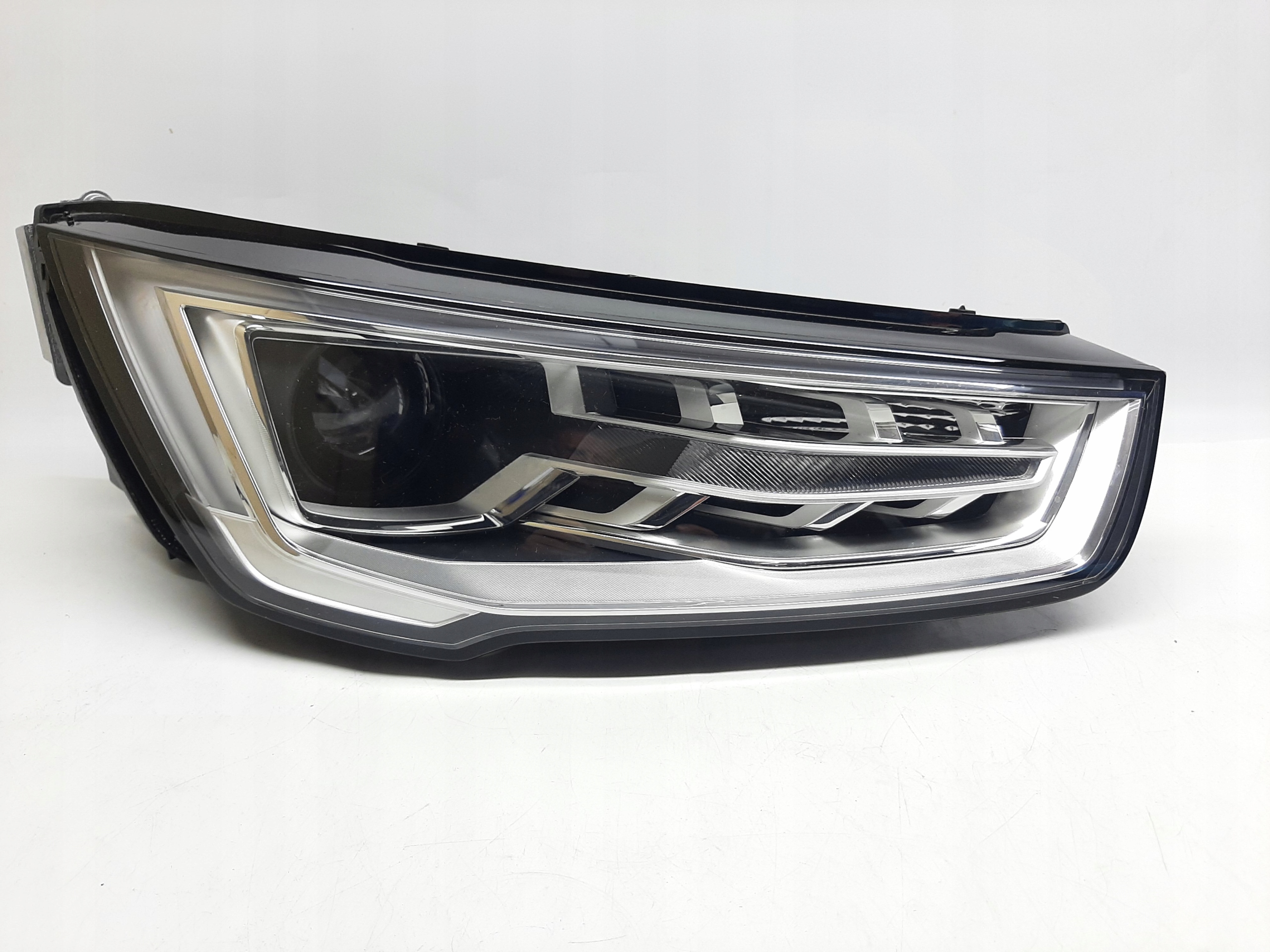 Audi A1 S1 Lift Reflektor Lampa Xenon Led PRAWA 8XA941006