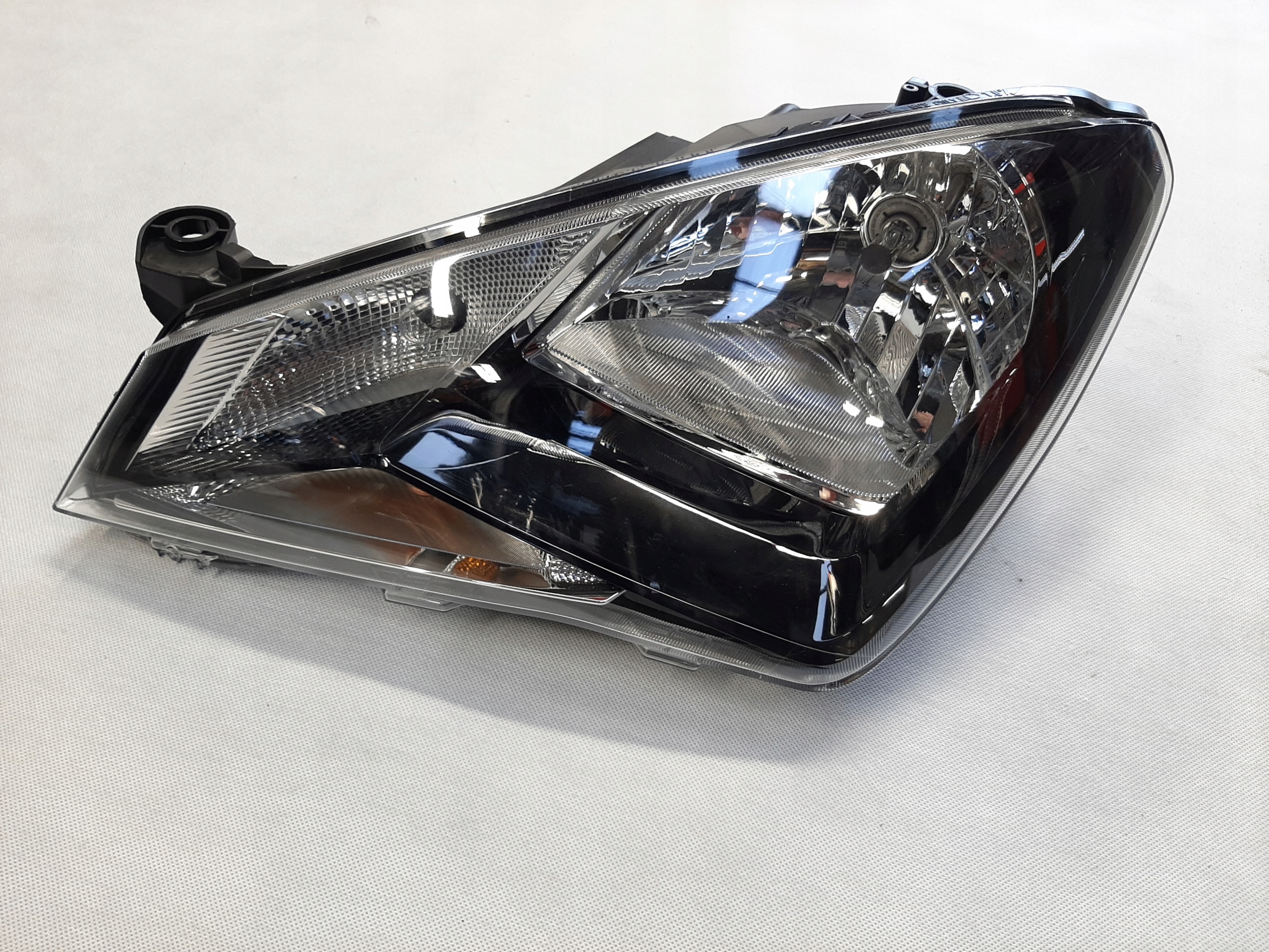 Seat Mii Lampa Reflektor LEWA NOWA 1SL941015F 1EJ010671