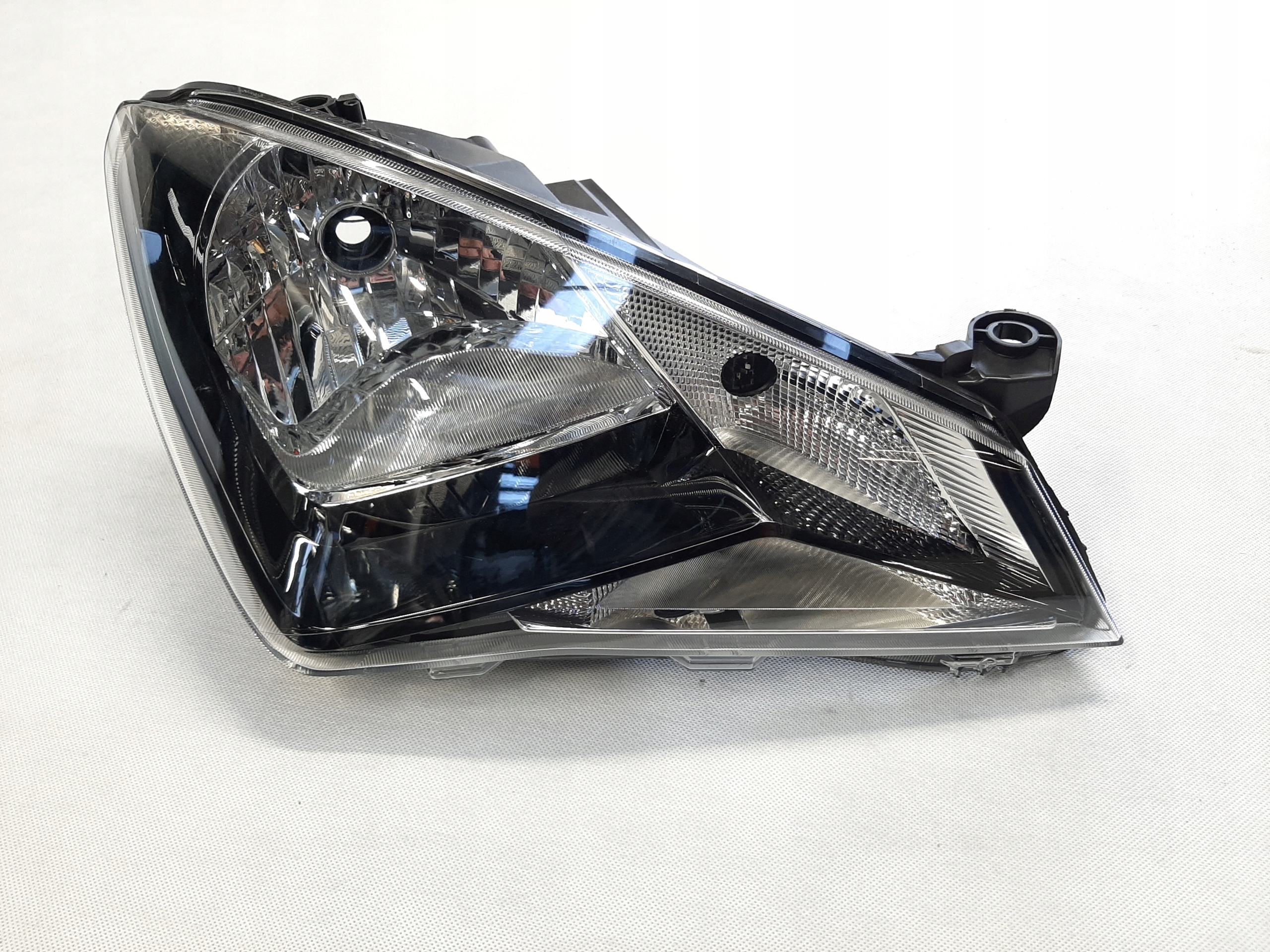 Seat Mii Lampa Reflektor PRAWA NOWA 1SL941016F 1EJ010671