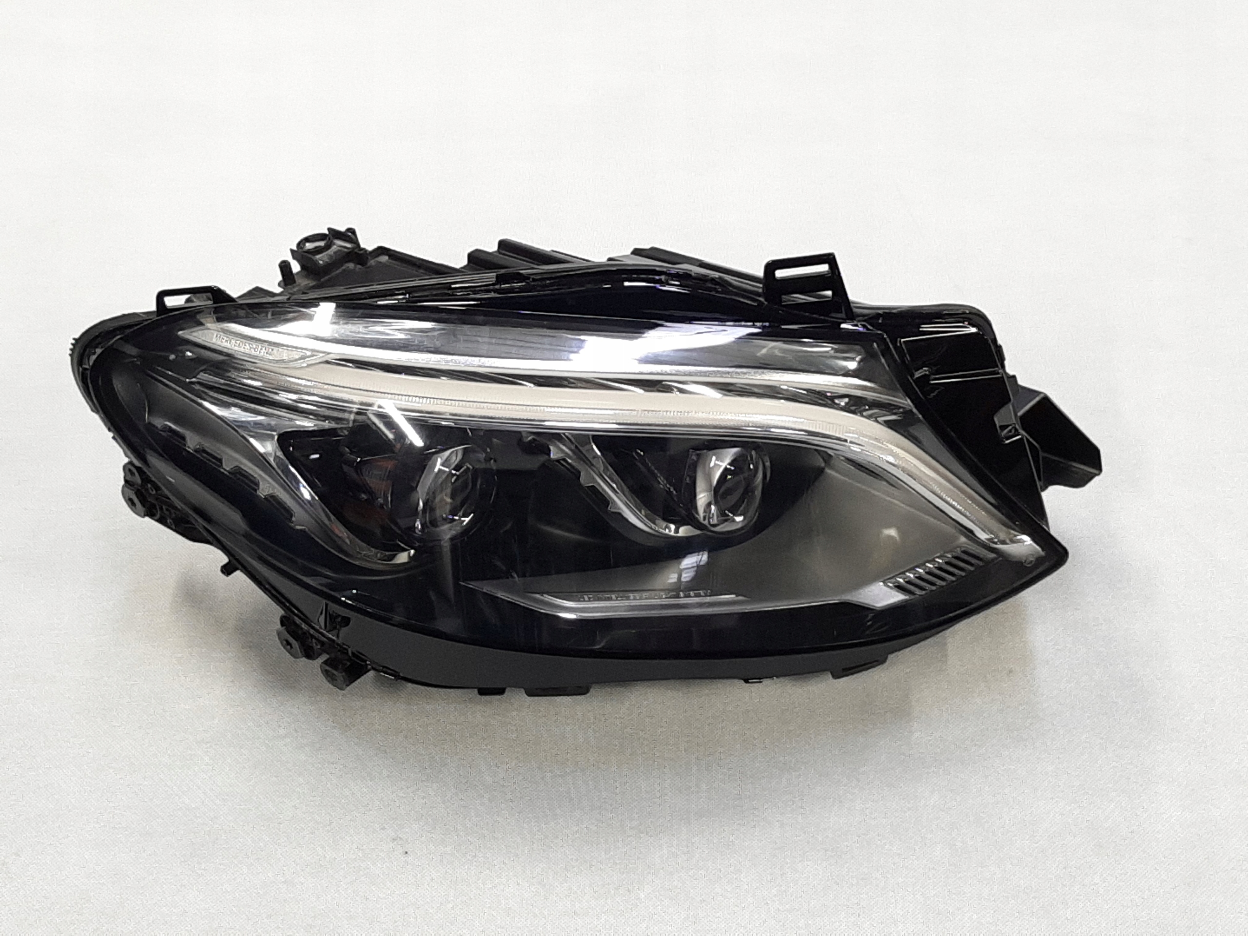 Mercedes GLE W166 (2015-) Reflektor Lampa LED Prawa A1669064003