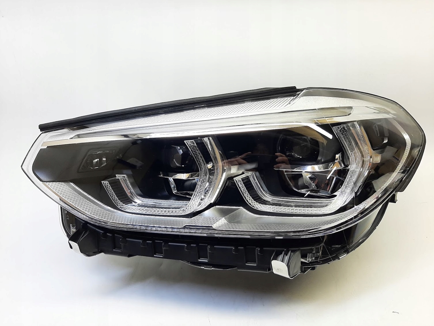 BMW F98 REFLEKTOR LAMPA LEWA FULL LED 746611905 nowa