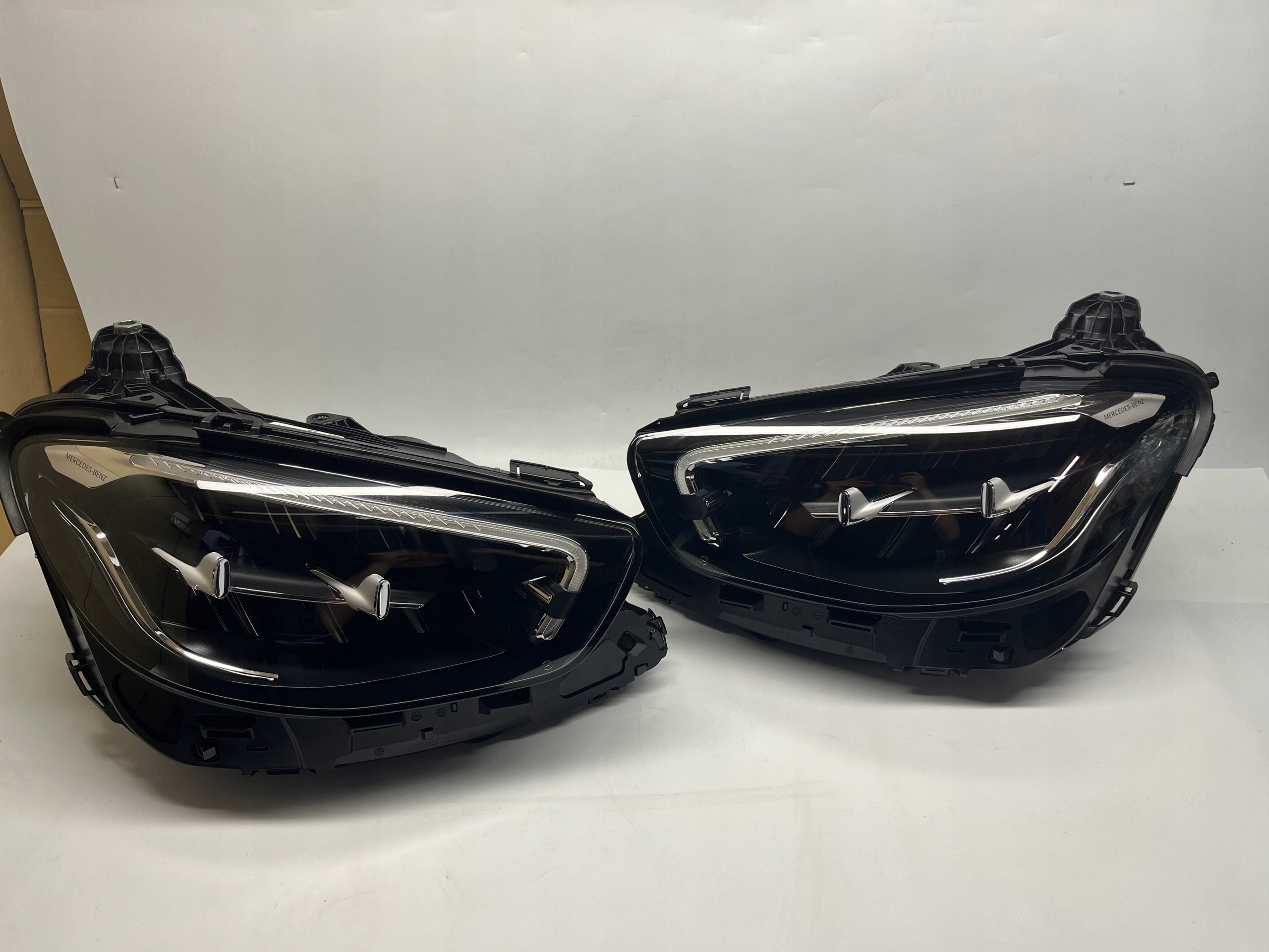 Mercedes-Benz Klasa E W213 Reflektory Lampy A2139067609 A2139067509