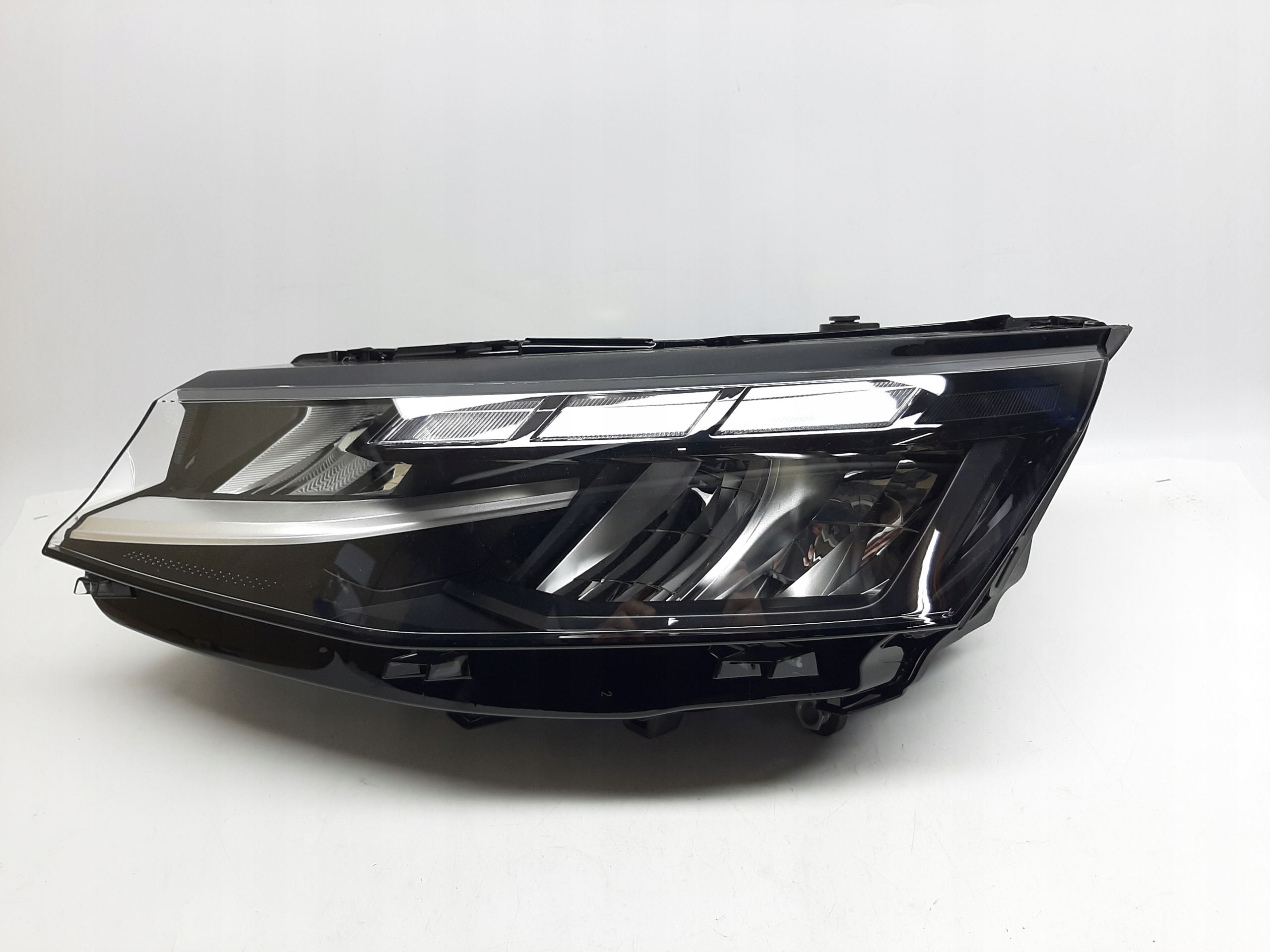 VW T7 Reflektor Lampa Led Nowa LEWA 7T1941035A