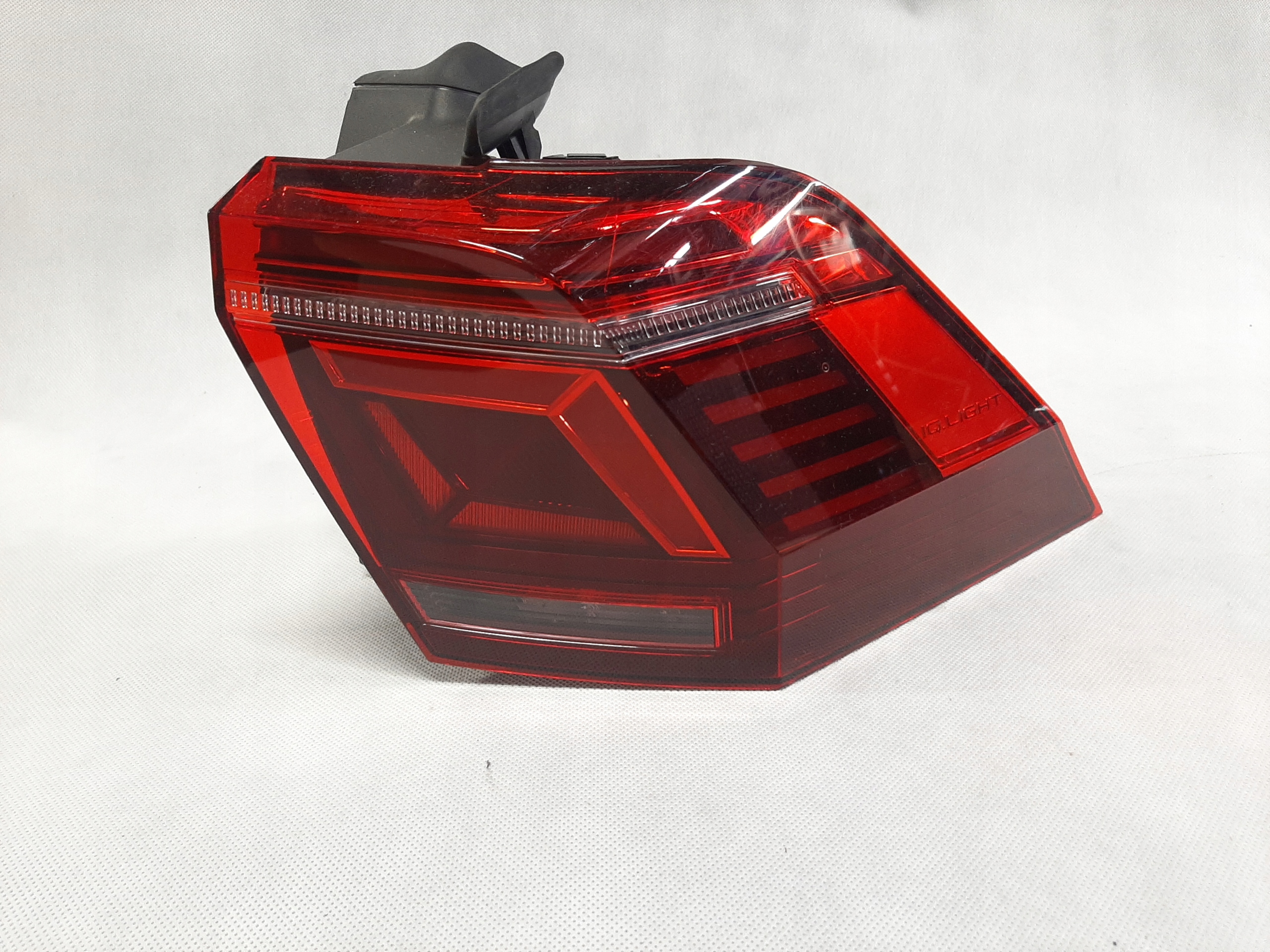 VW Tiguan II Lift (2017-2022r.) Lampa Tył Prawa IQ LIGHT 5NA945208