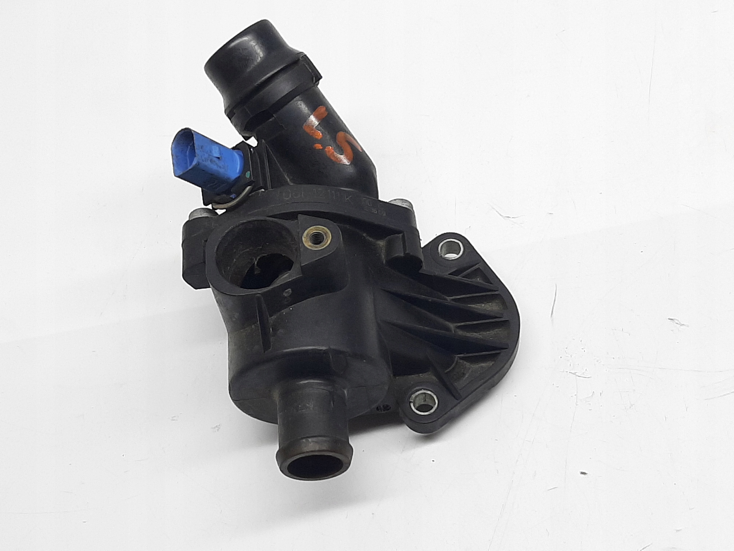 AUDI VW SEAT SKODA 1.8 TURBO OBUDOWA TERMOSTATU TERMOSTAT 06B121111K