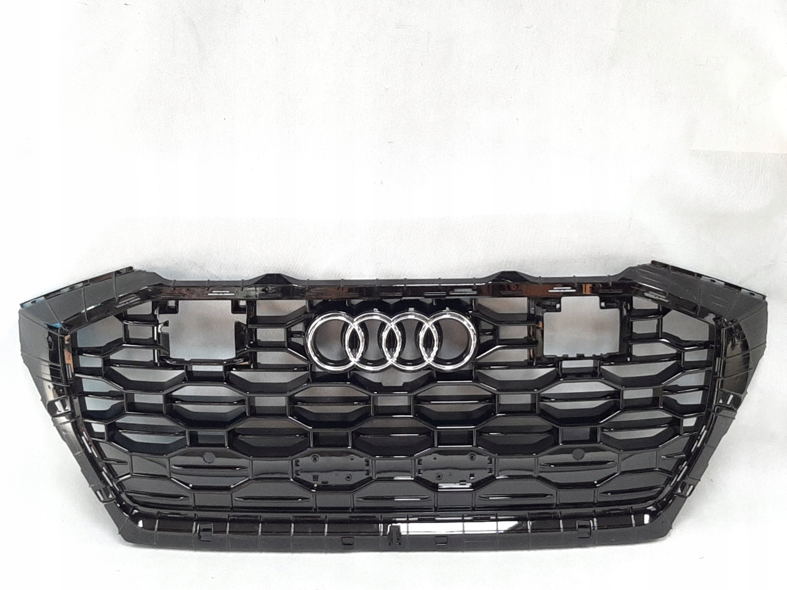 Audi RS Q8 Atrapa Grill Kratka Pod PDC 4M8853651BK BN BM BL