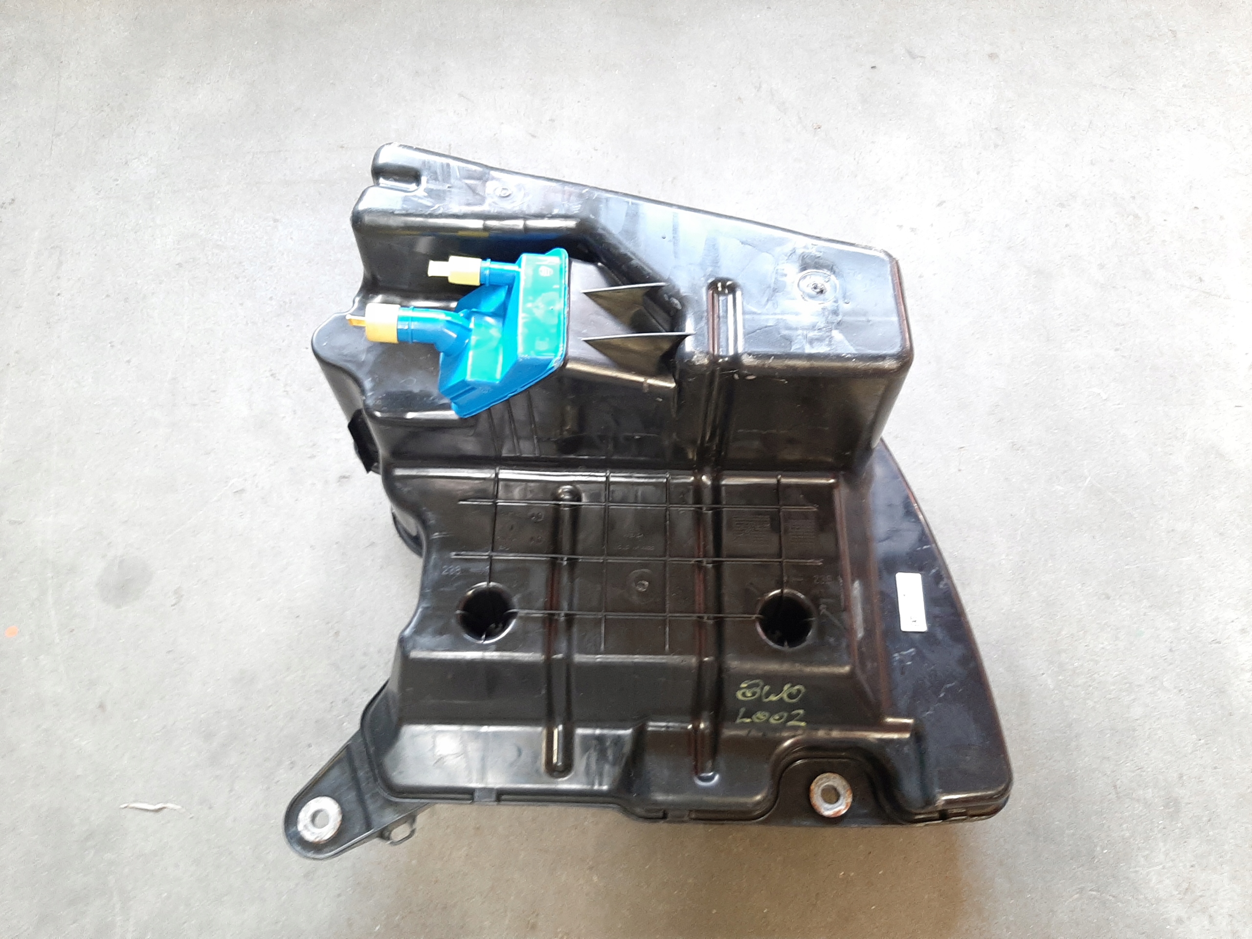 AUDI A4 A5 F5 B9 ZBIORNIK PŁYNU ADBLUE POMPA 8W0131969J / 8W0131878BH