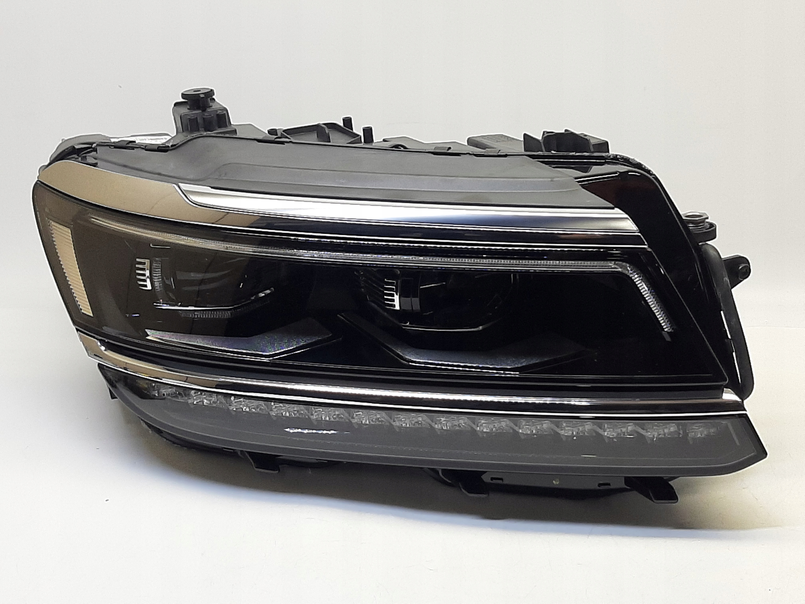 VW Tiguan II Reflektor Lampa Full Led PRAWA 5NB941082A