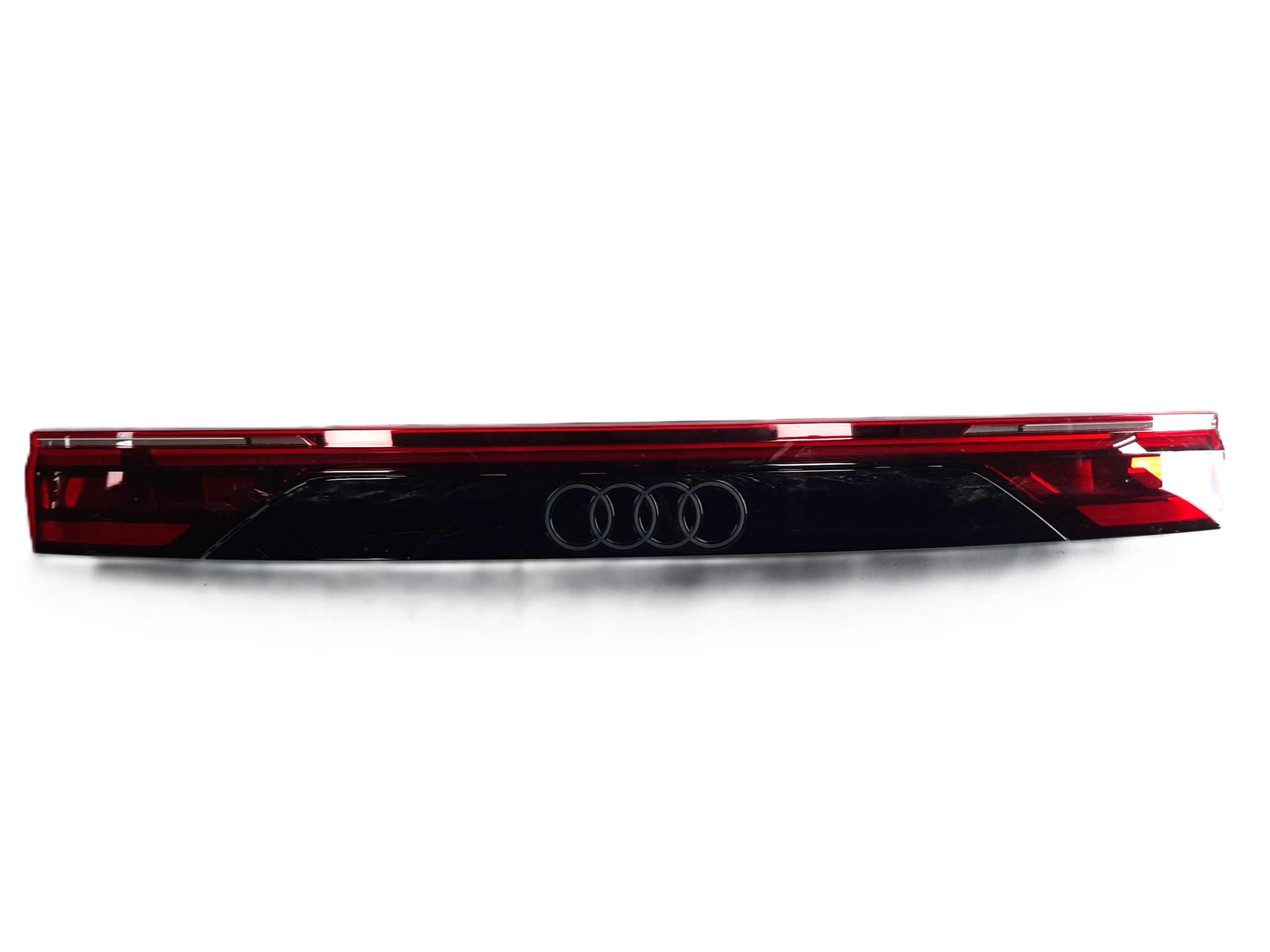 AUDI SQ8 2018- LAMPA TYLNA CENTRALNA OLED ANIMACJA 4M8945095BH