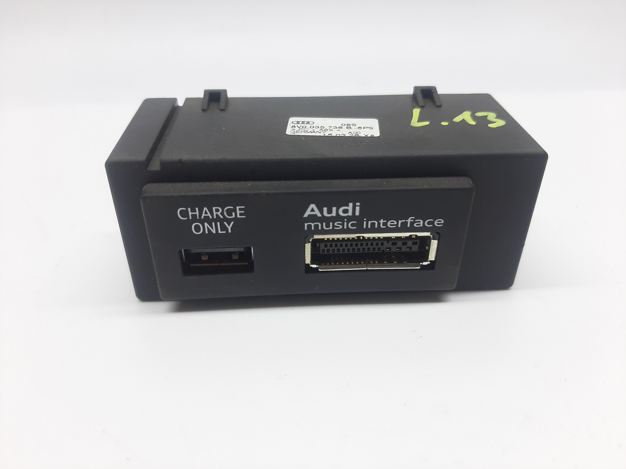 AUDI A3 8V 2013- MODUŁ PORT USB MUSIC INTERFACE 8V0035736B