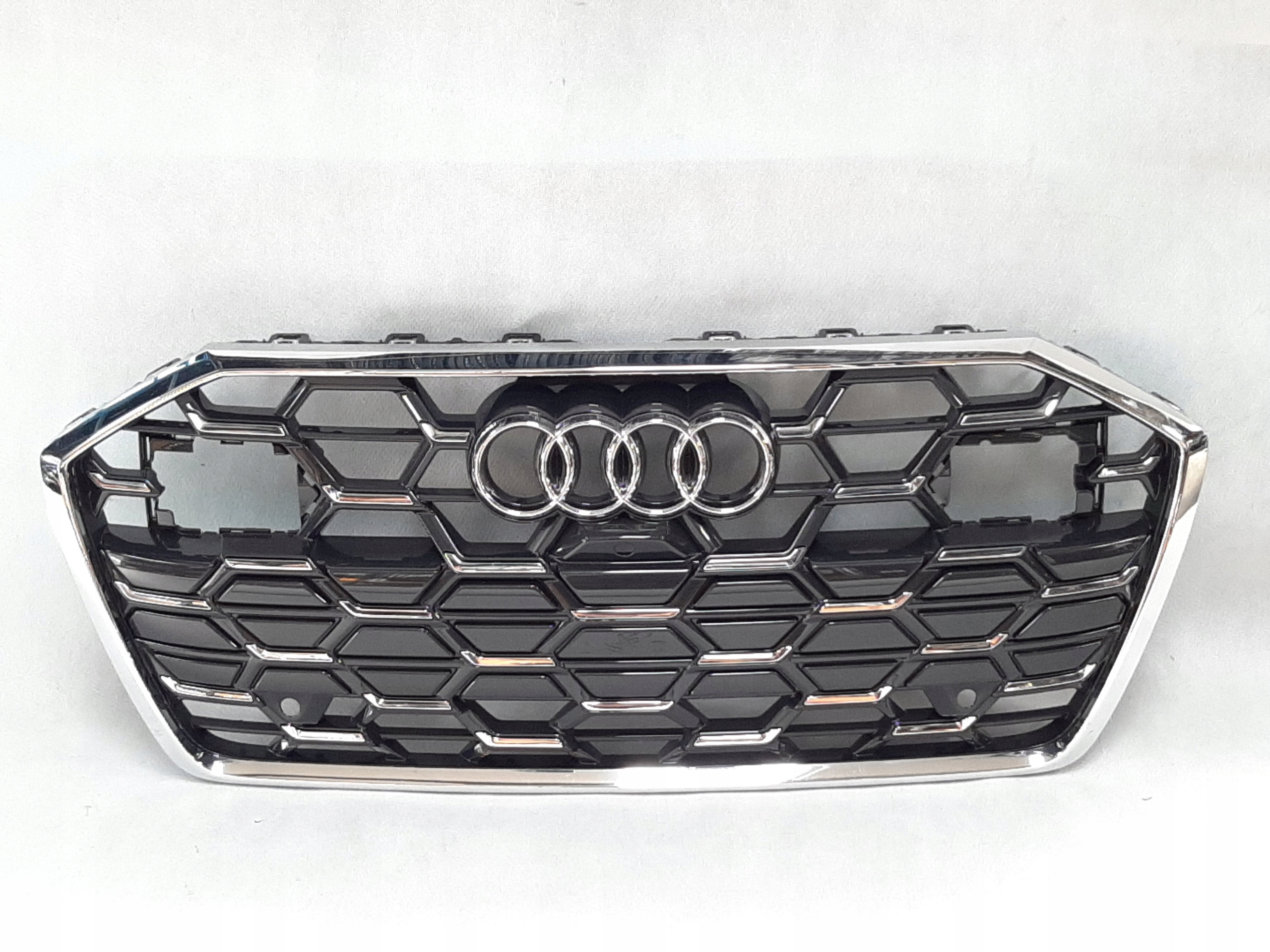 Audi A6 C8 Lift (2022->) Atrapa Grill Kratka Pod Kamerę PDC 4K0853651T