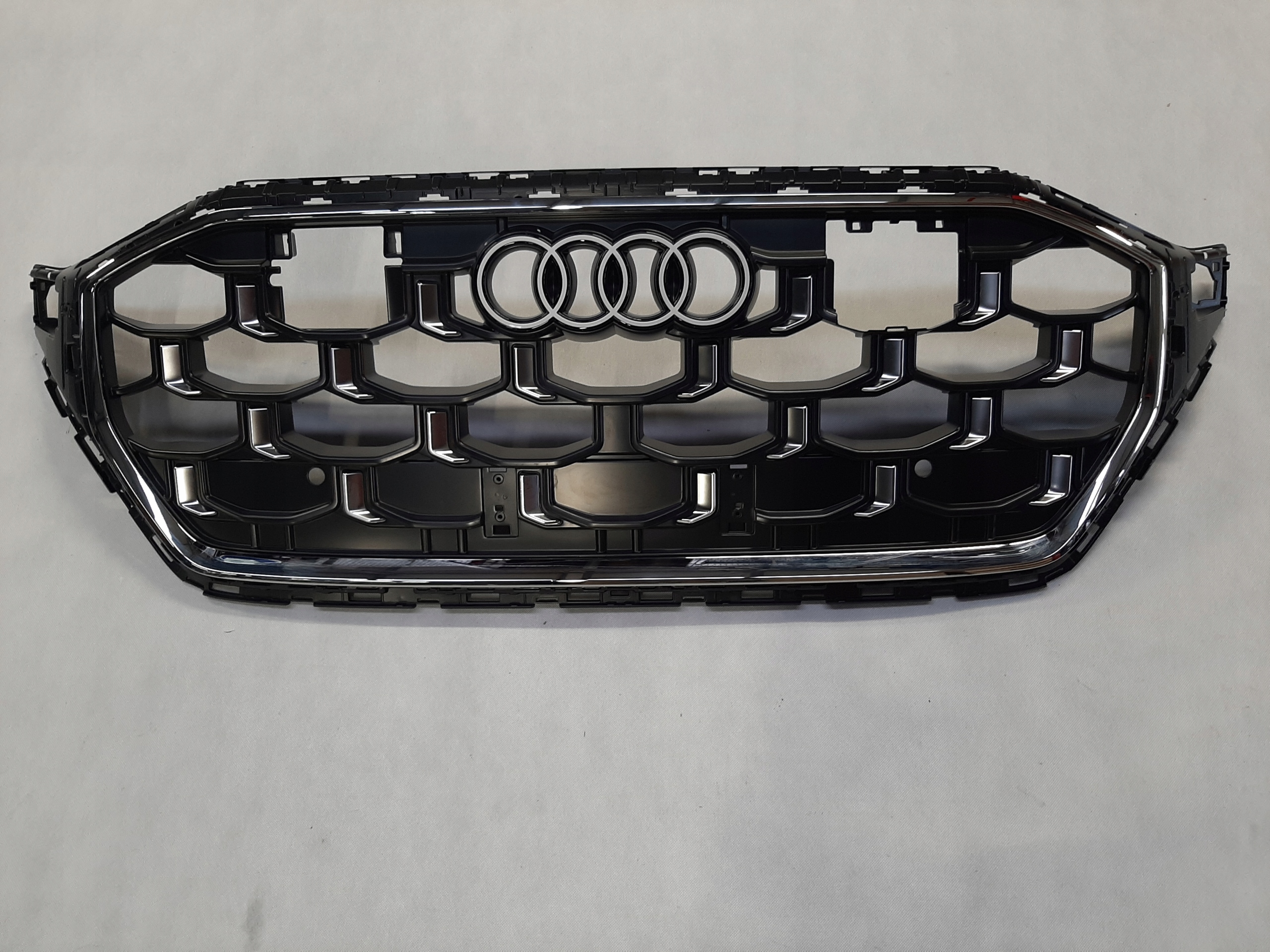 AUDI SQ8 Q8 S-LINE 2024- ATRAPA GRILL 4M8853651BS CK BR CL NOWA