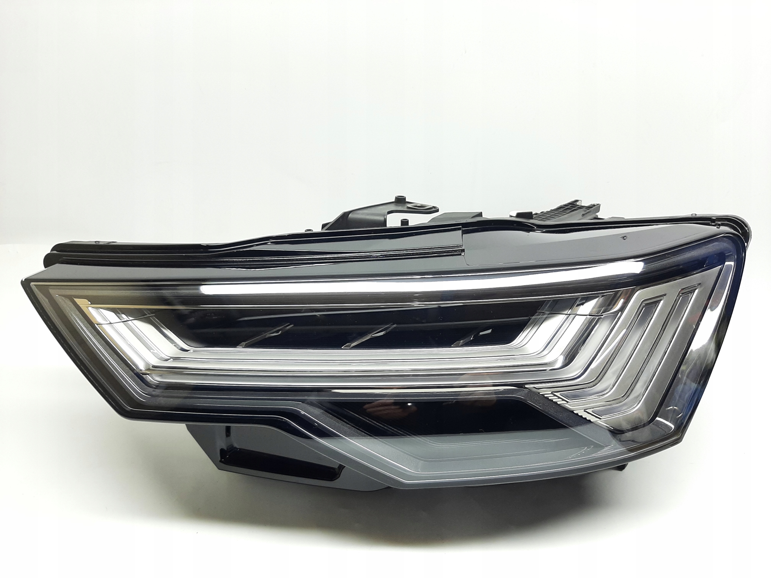 Audi A6 C8 Reflektor Lampa Matrix Nowa LEWA 4K0941035