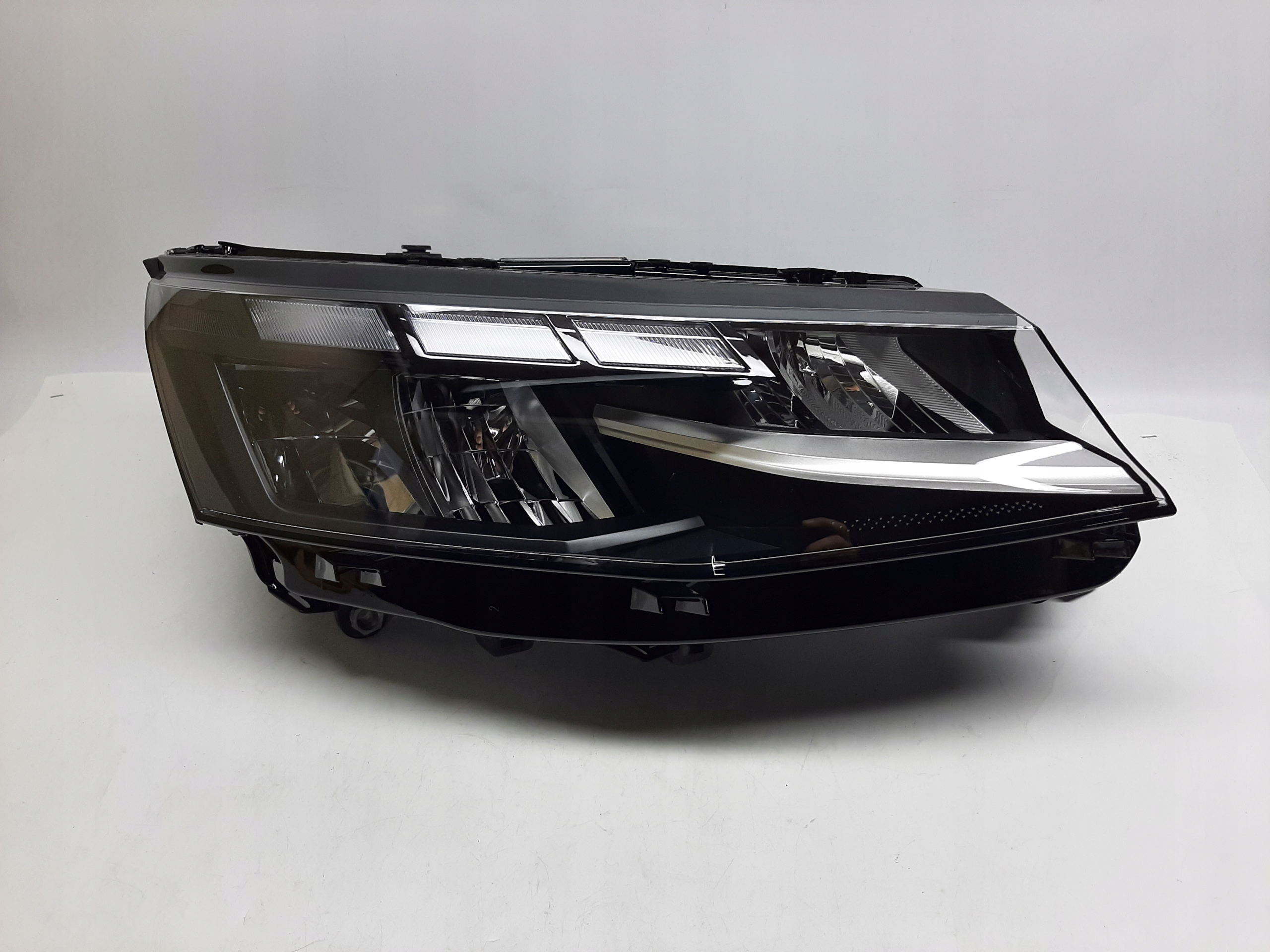 VW T7 Reflektor Lampa Led Nowa PRAWA 7T1941036A