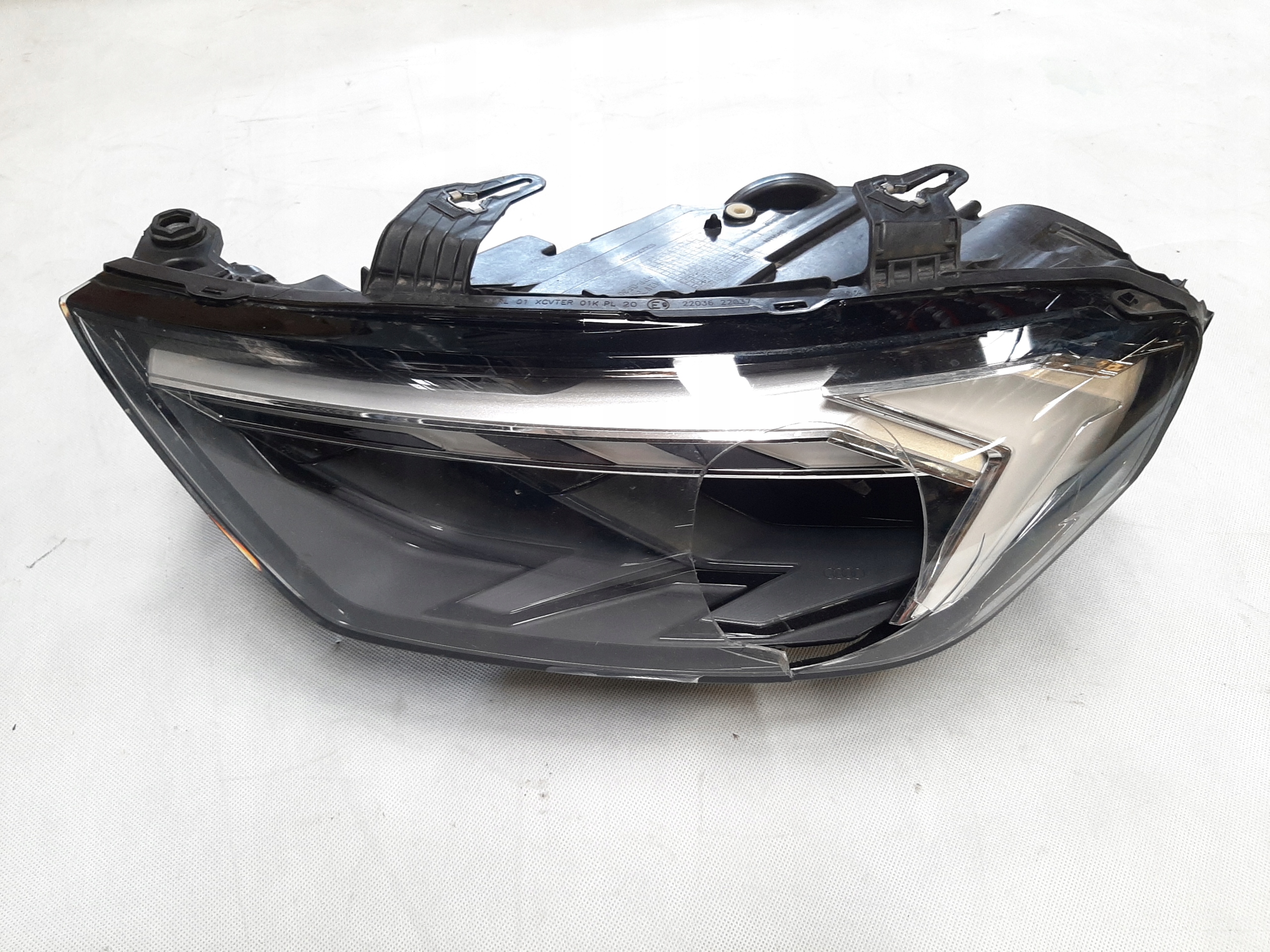 Audi A1 Reflektor Lampa Przednia Lewa Valeo 82A941033D