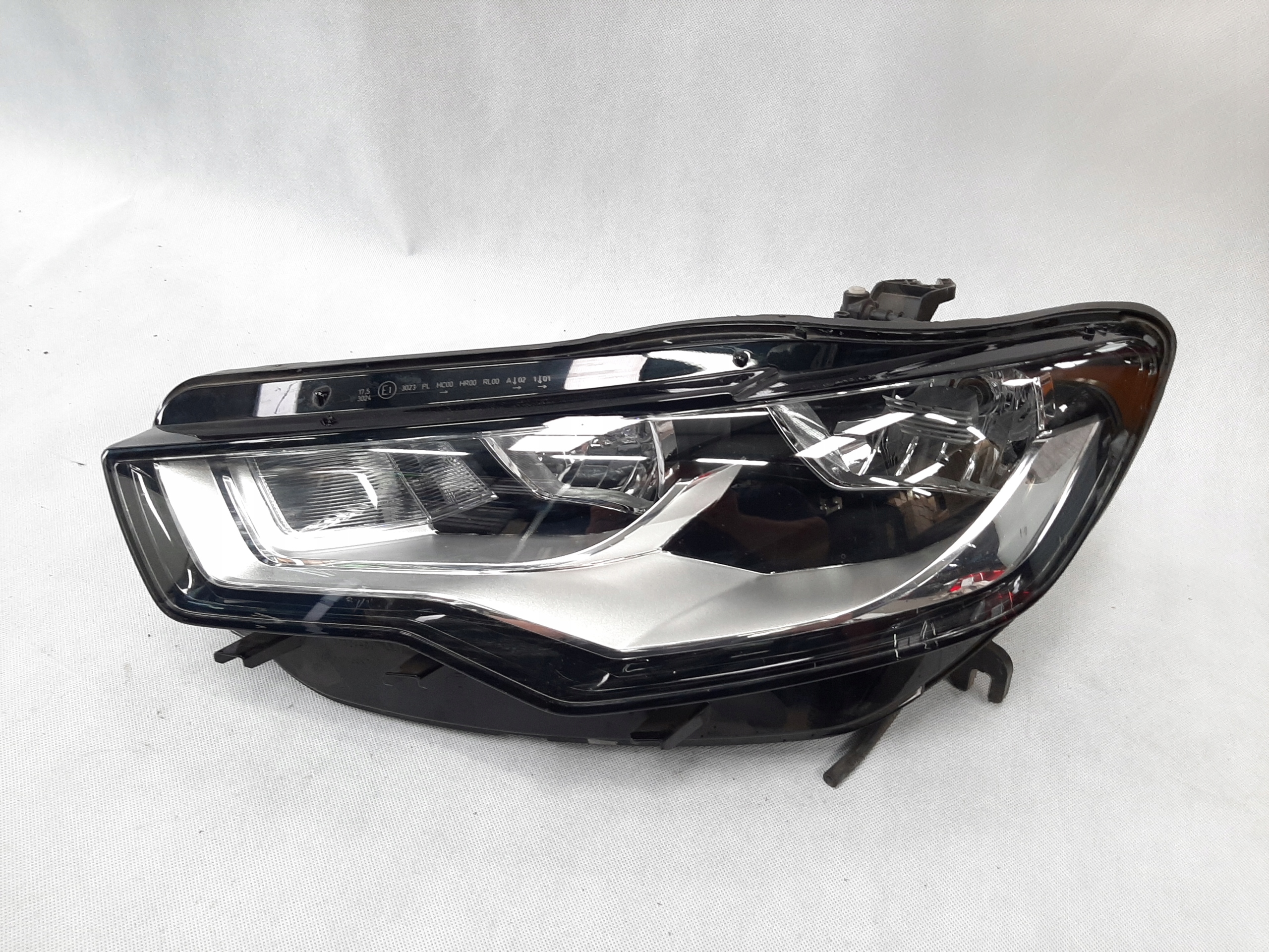 Audi A6 C7 Reflektor Lampa Przednia Lewa Hella 4G0941003