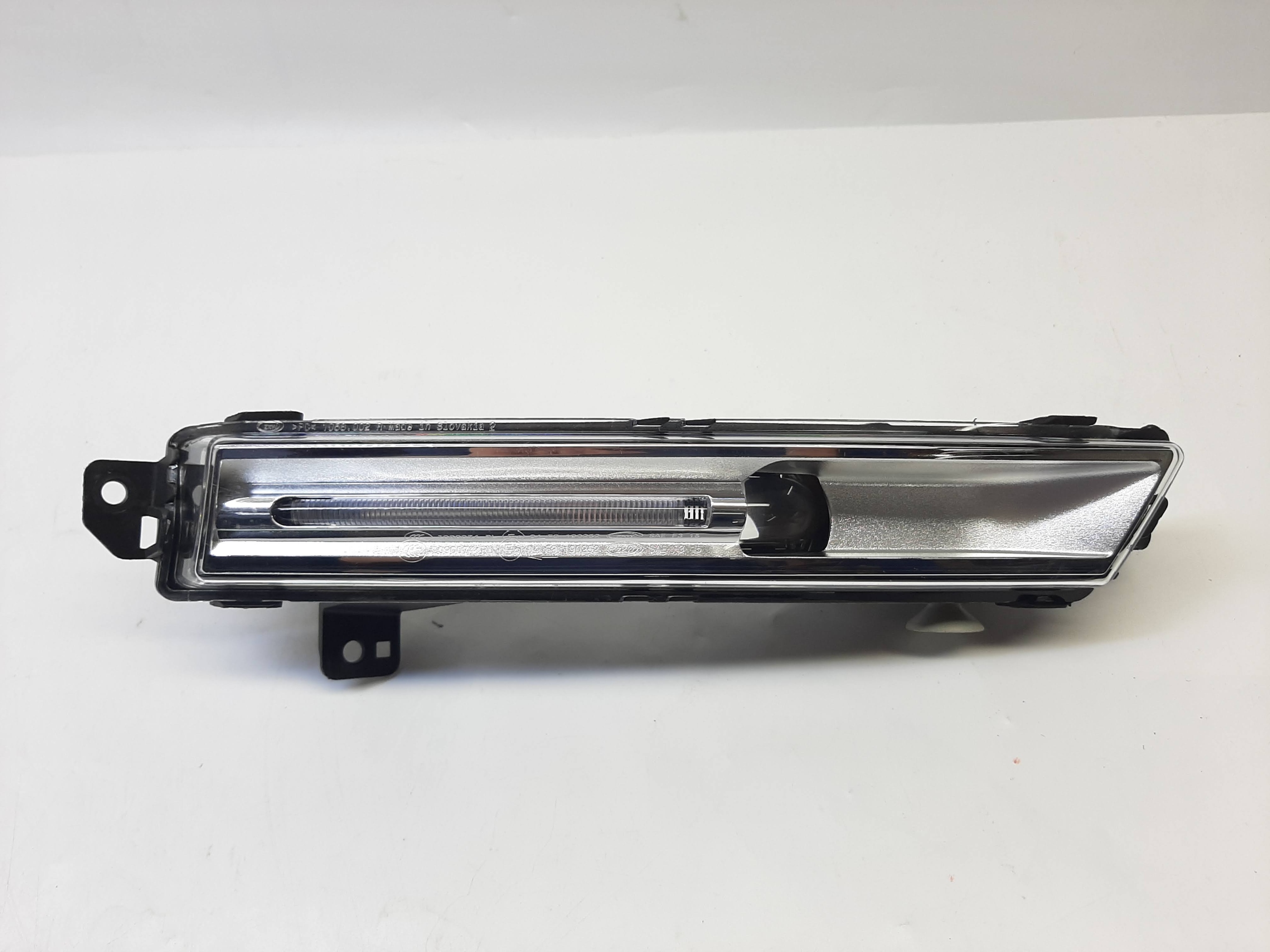 JAGUAR F-PACE LAMPA HALOGEN PRAWY PRZÓD 1058002R1 1058002 1058002 R1