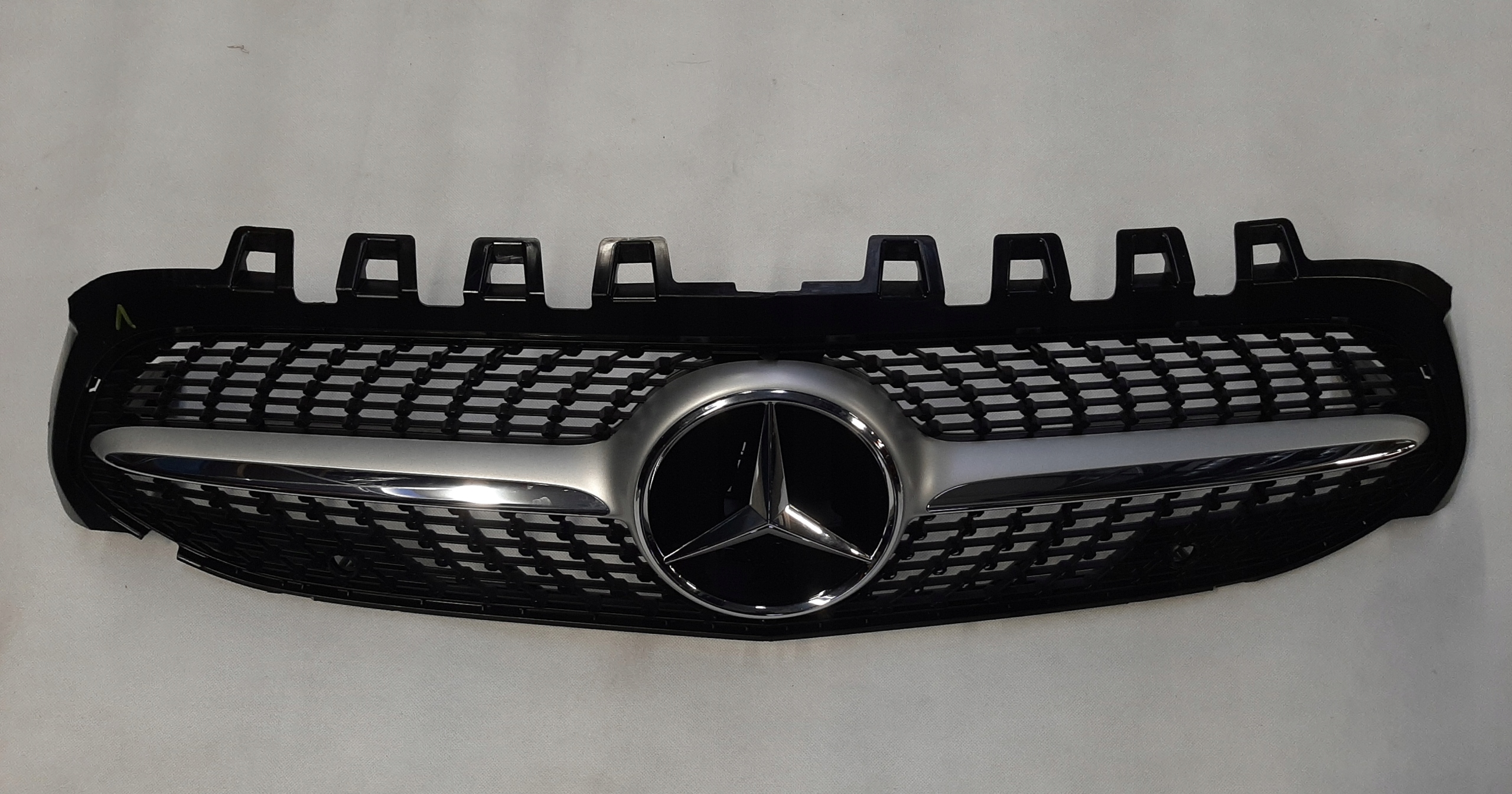 Mercedes-Benz A Grill Atrapa NOWA A1778880200