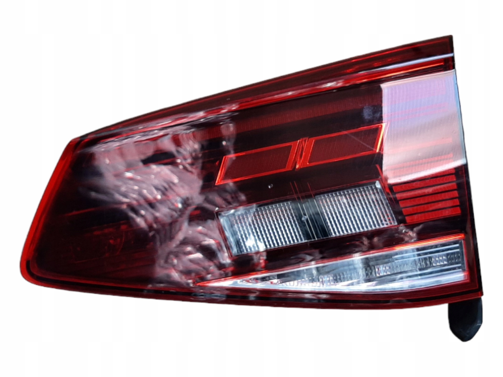 VW PASSAT B8 VARIANT LAMPA TYLNA LED PRAWA LIFT WEWNĘTRZNA 3G9945094H