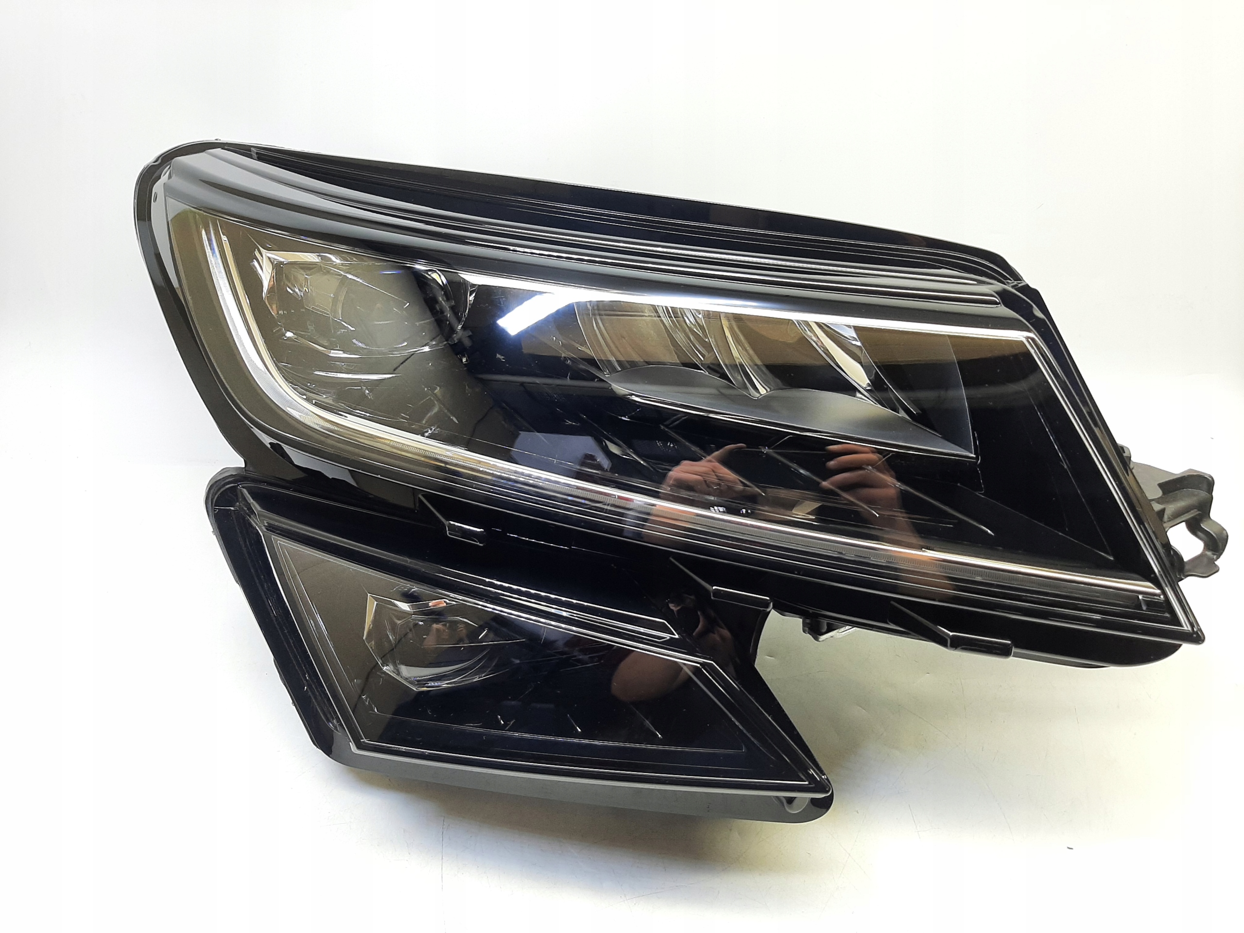 SKODA KODIAQ REFLEKTOR LAMPA PRAWA LED 566941016C