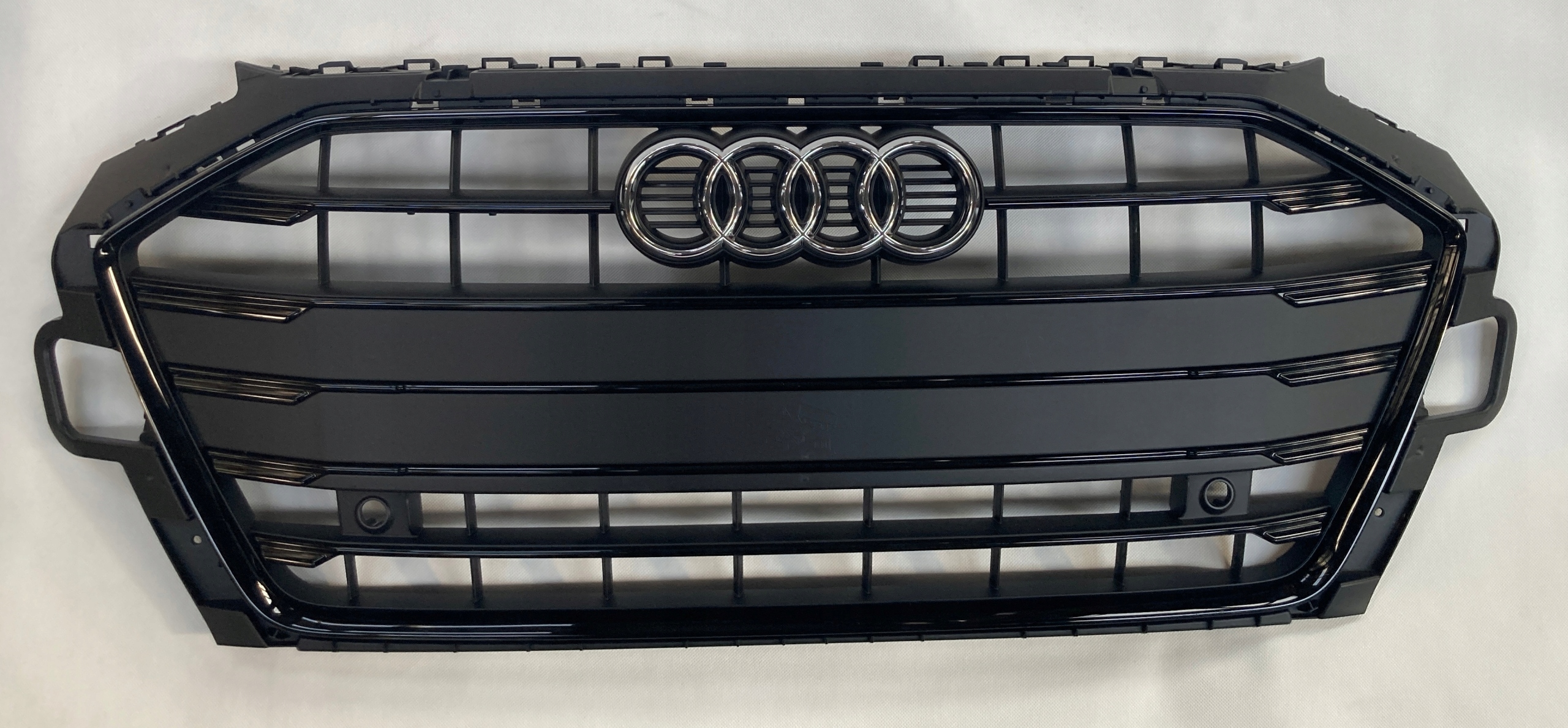 Audi A4 B9 LIFT Atrapa Grill 8W0853651DF DH