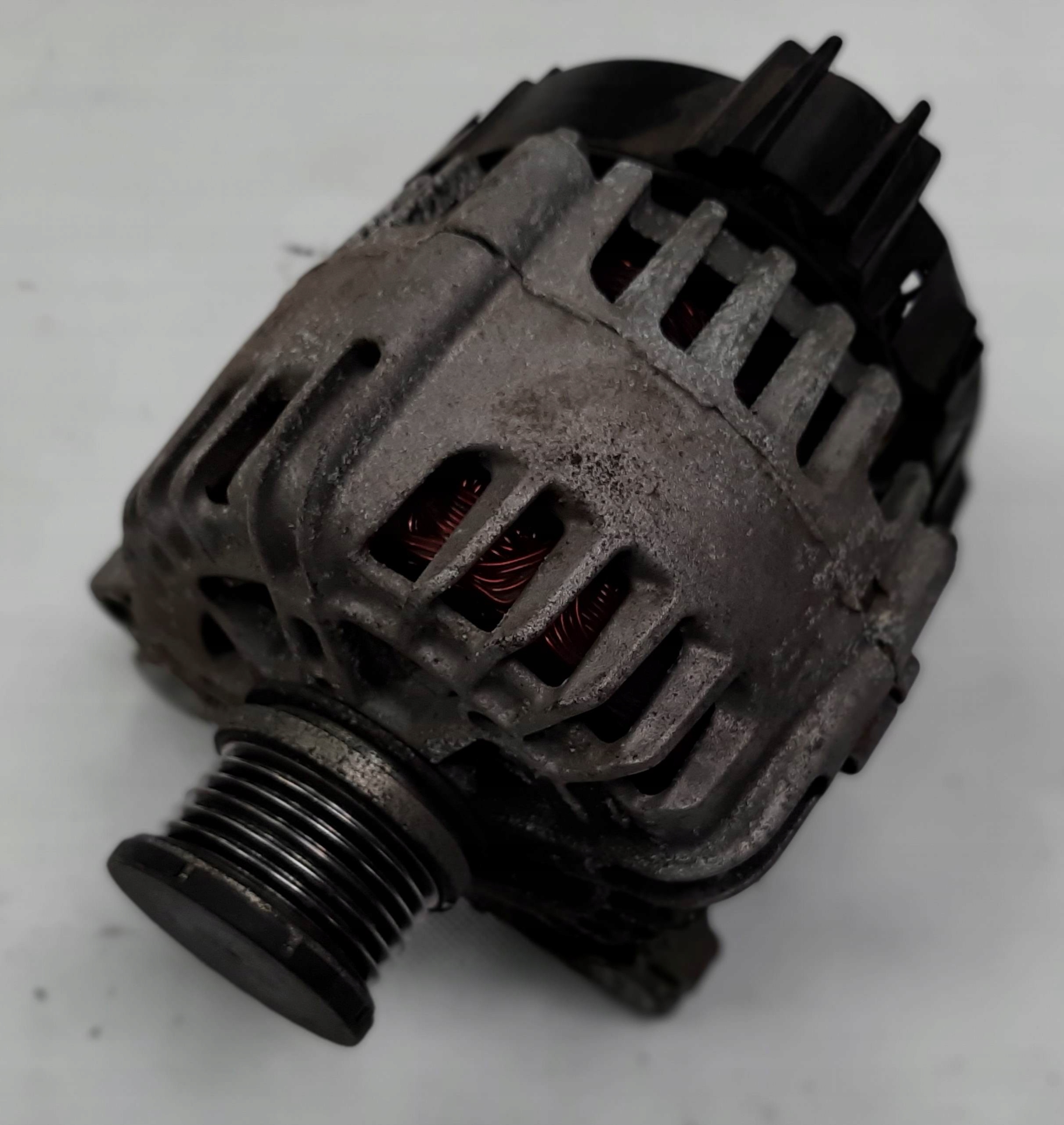 Audi Q5 FY 2.0 TDI Alternator 04L903027