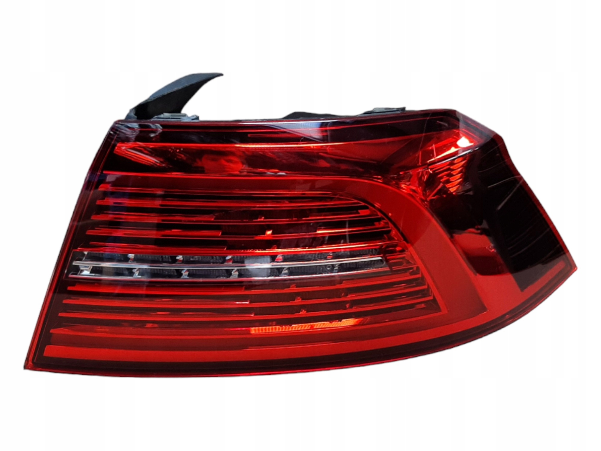 VW PASSAT B8 SEDAN LAMPA TYLNA LED PRAWA ZEWNĘTRZNA 3G5945208