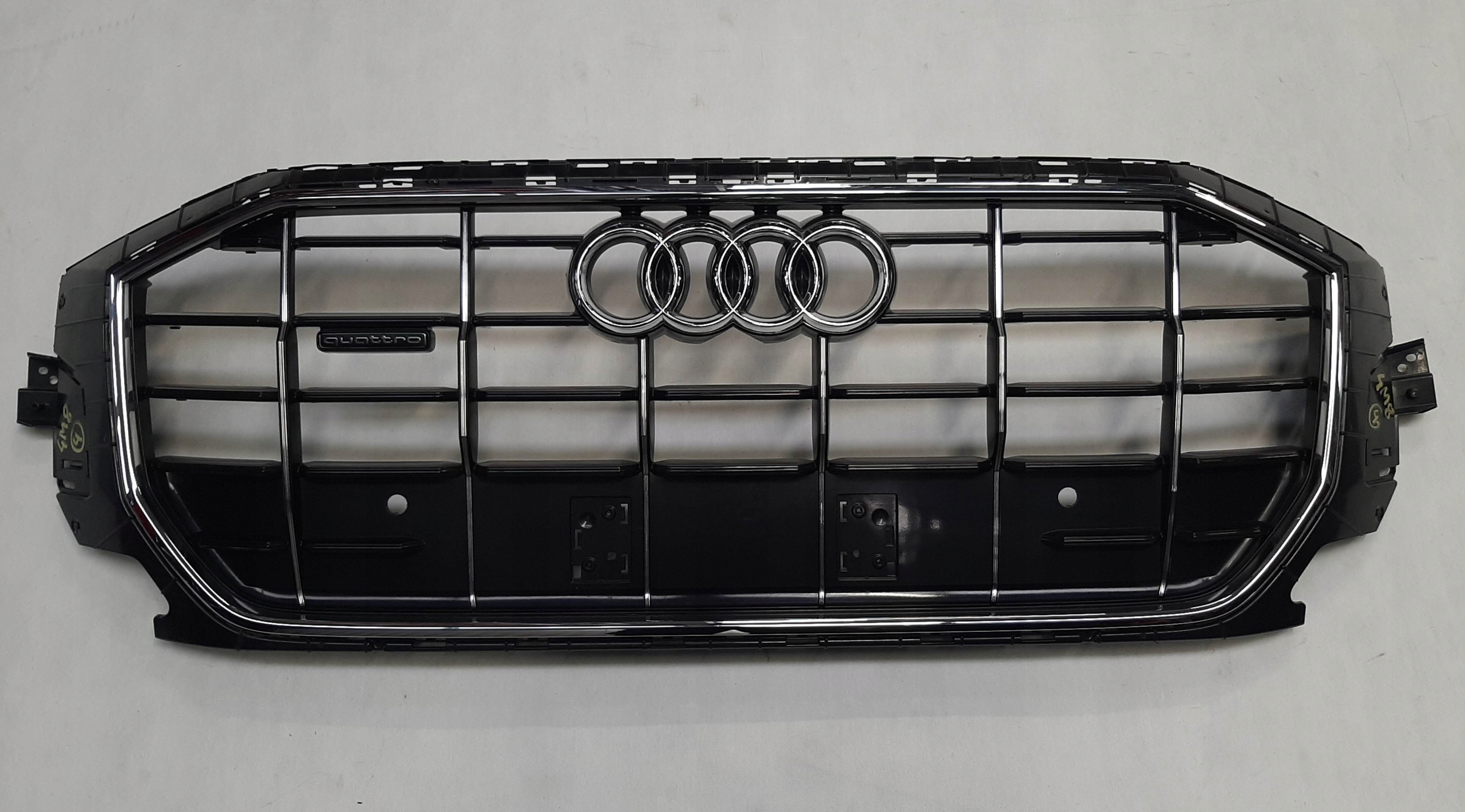 Audi Q8 Atrapa Grill 4M8853651 A C