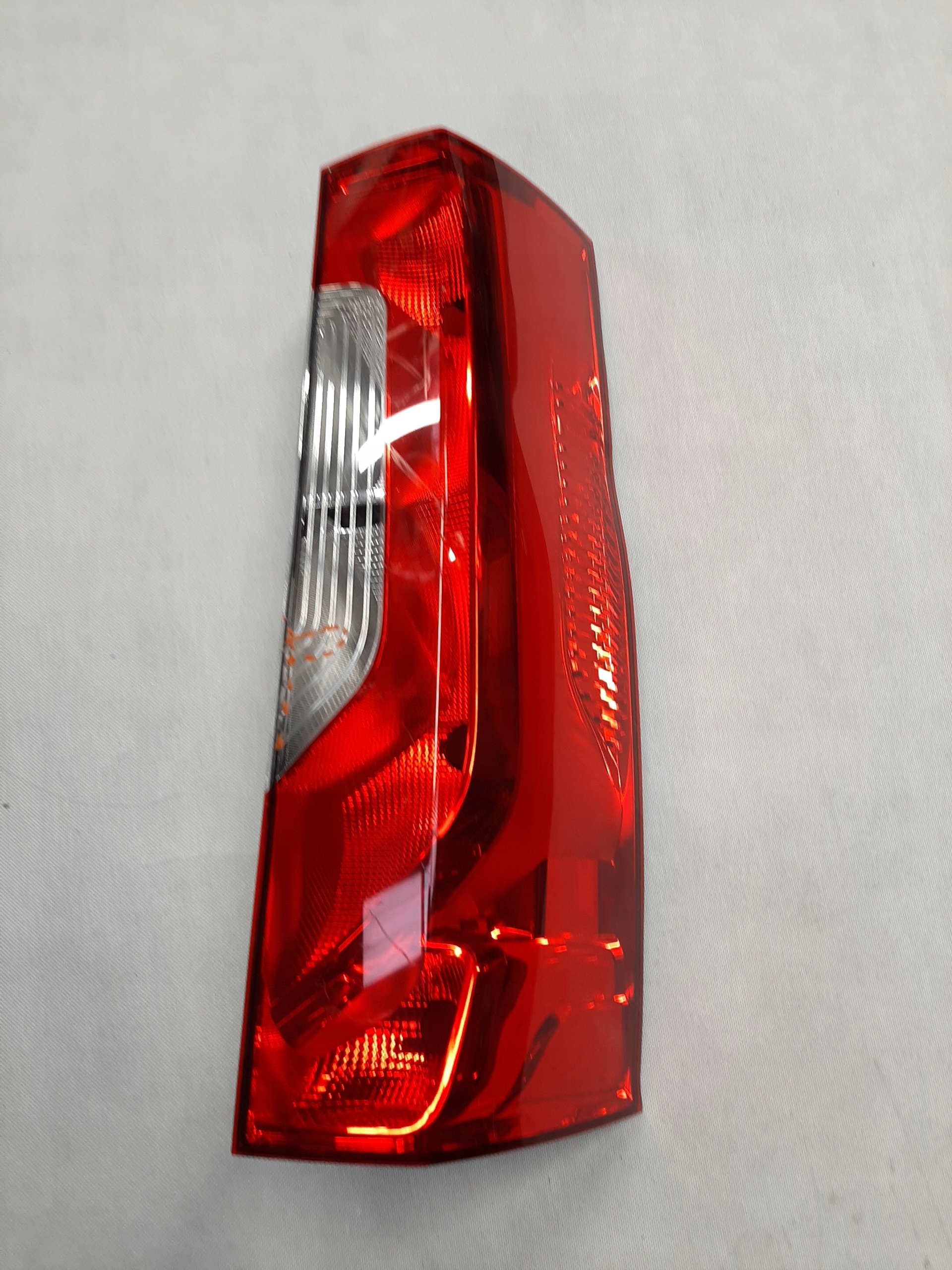 Mercedes Sprinter W910 Lampa Tył Tylna Prawa A9108200100