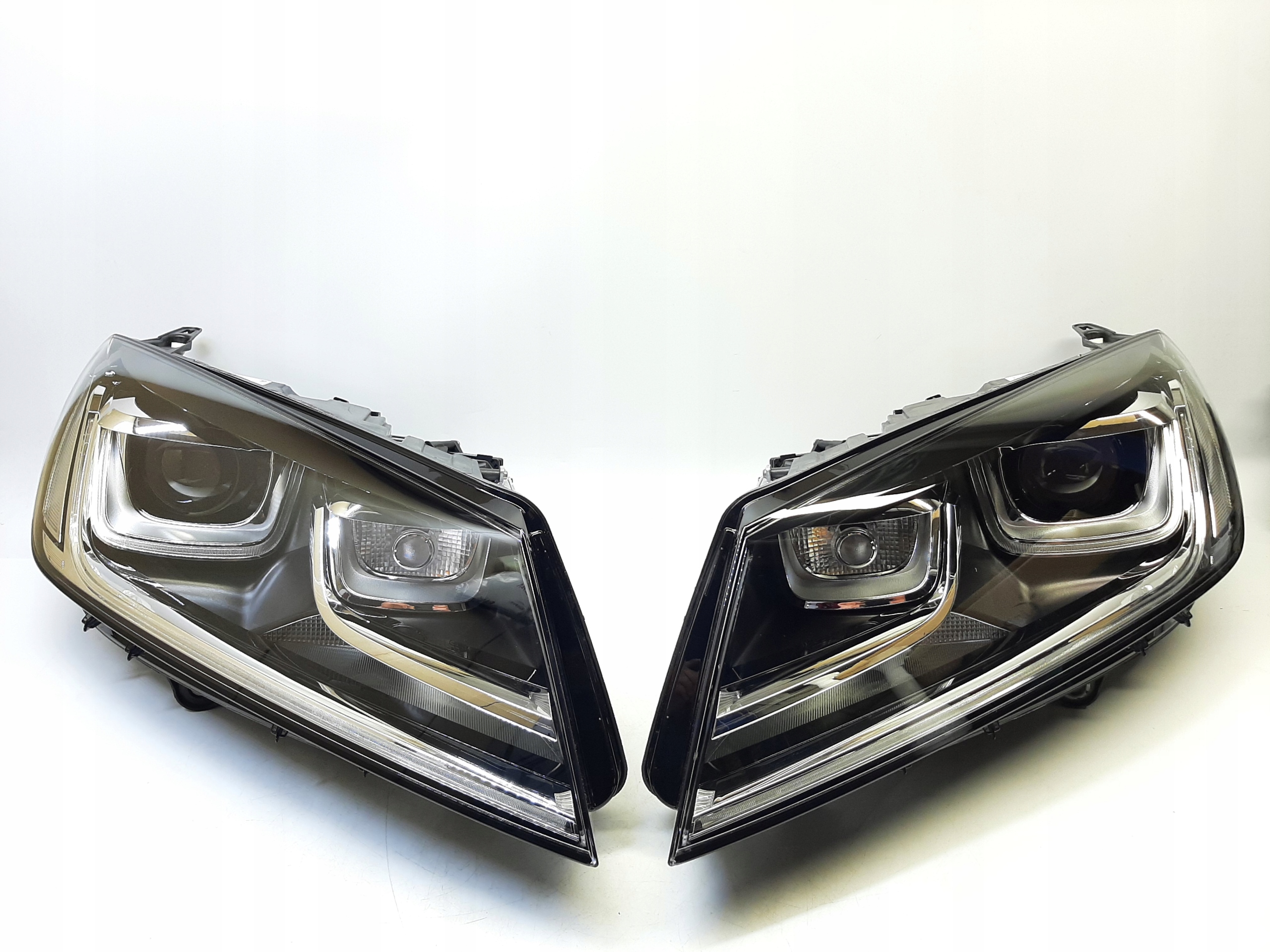 VW TOUAREG REFLEKTORY L+P 7P1941752B 7P1941751B