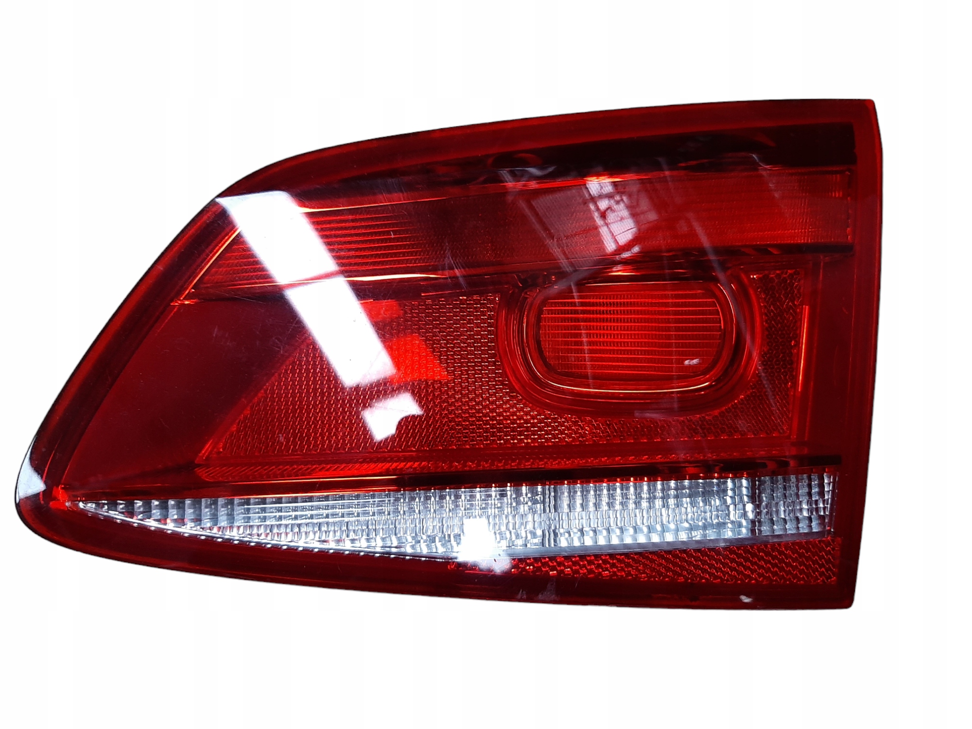 VW PASSAT B7 LAMPA TYLNA PRAWA 3AF945094C