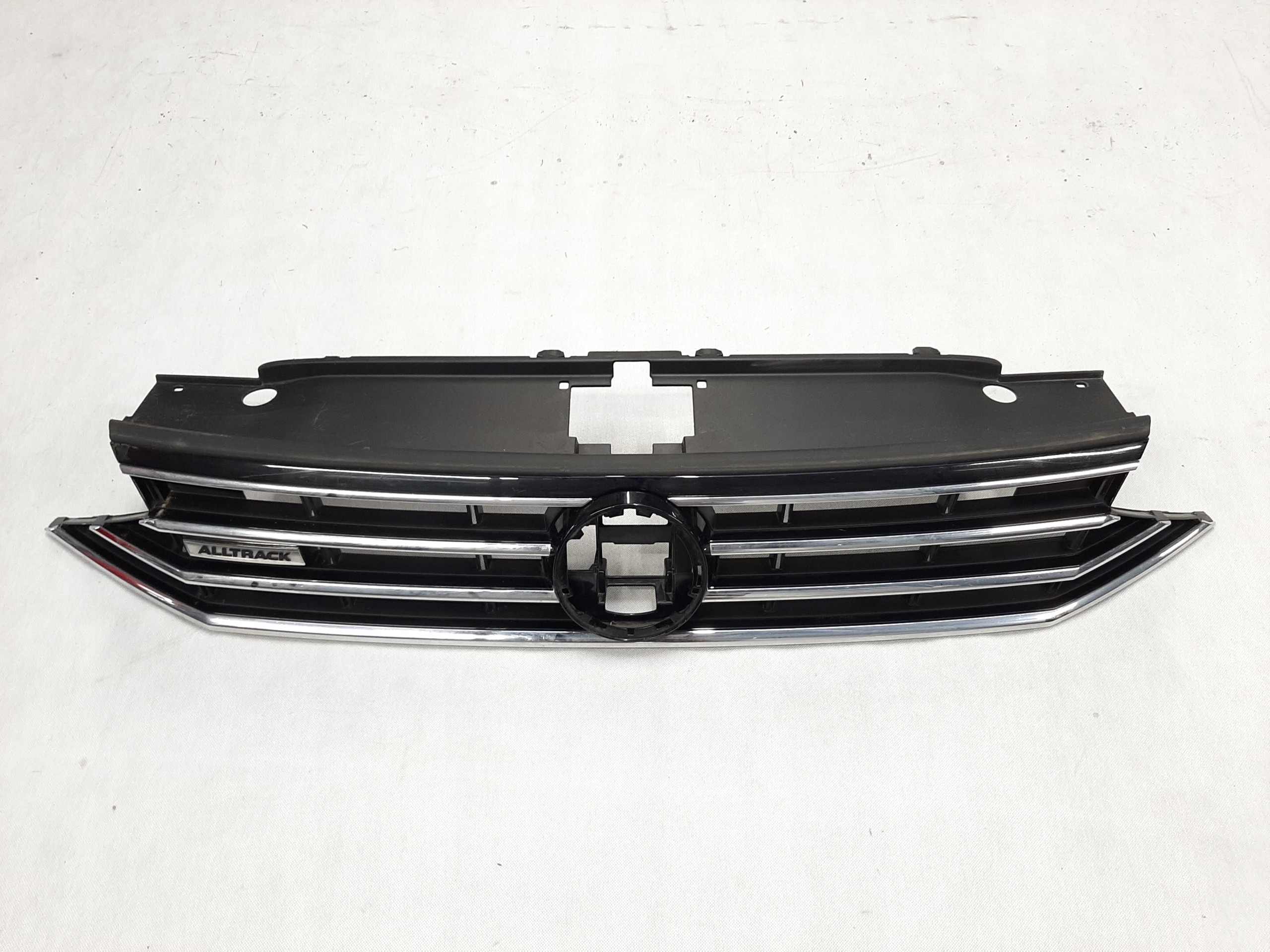 Volkswagen Passat B8 Alltarck Atrapa Chłodnicy Grill 3G0853653N 3G9853948B