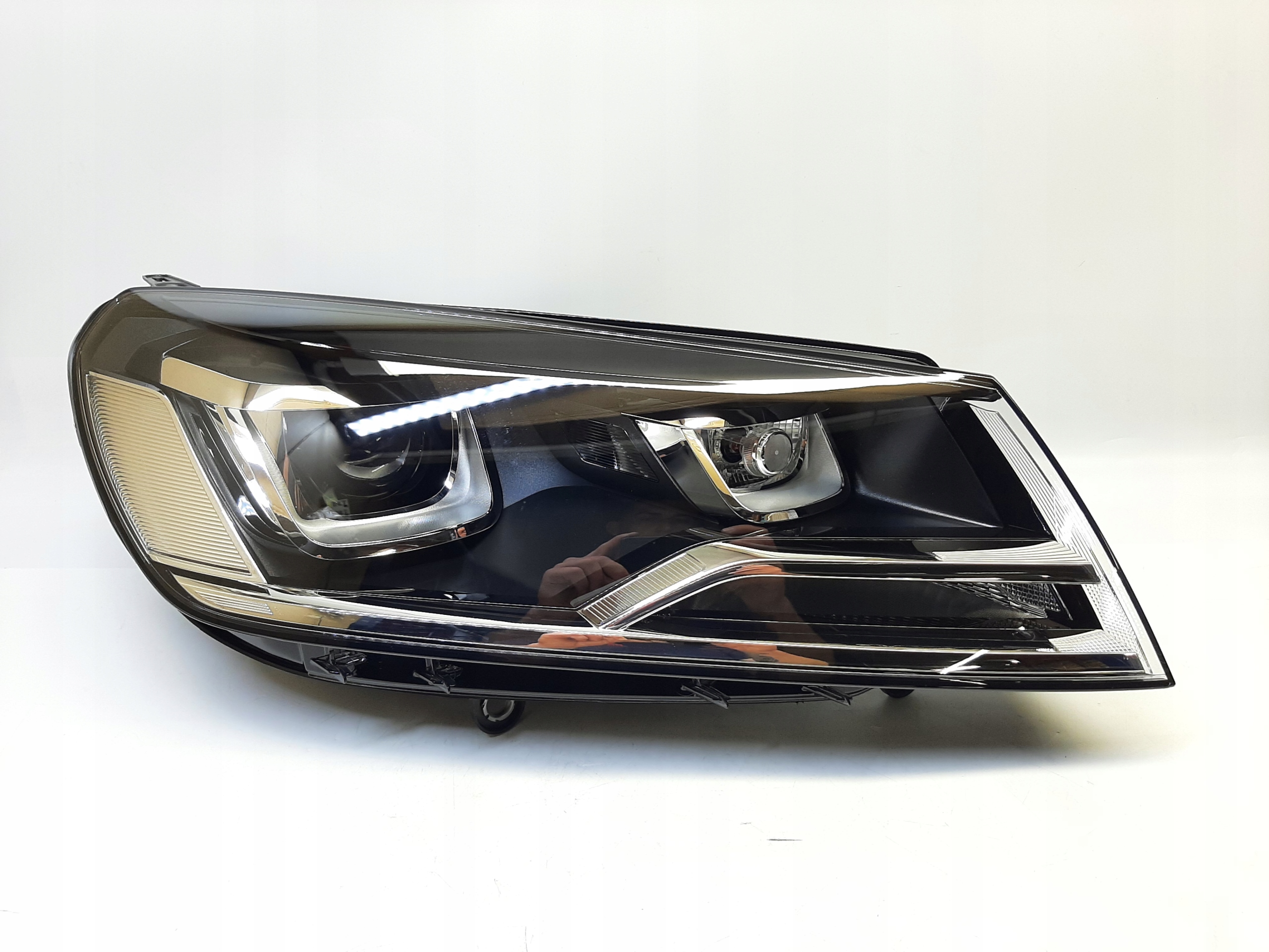 VW TOUAREG 14-17 REFLEKTOR LAMPA PRAWA 7P1941032