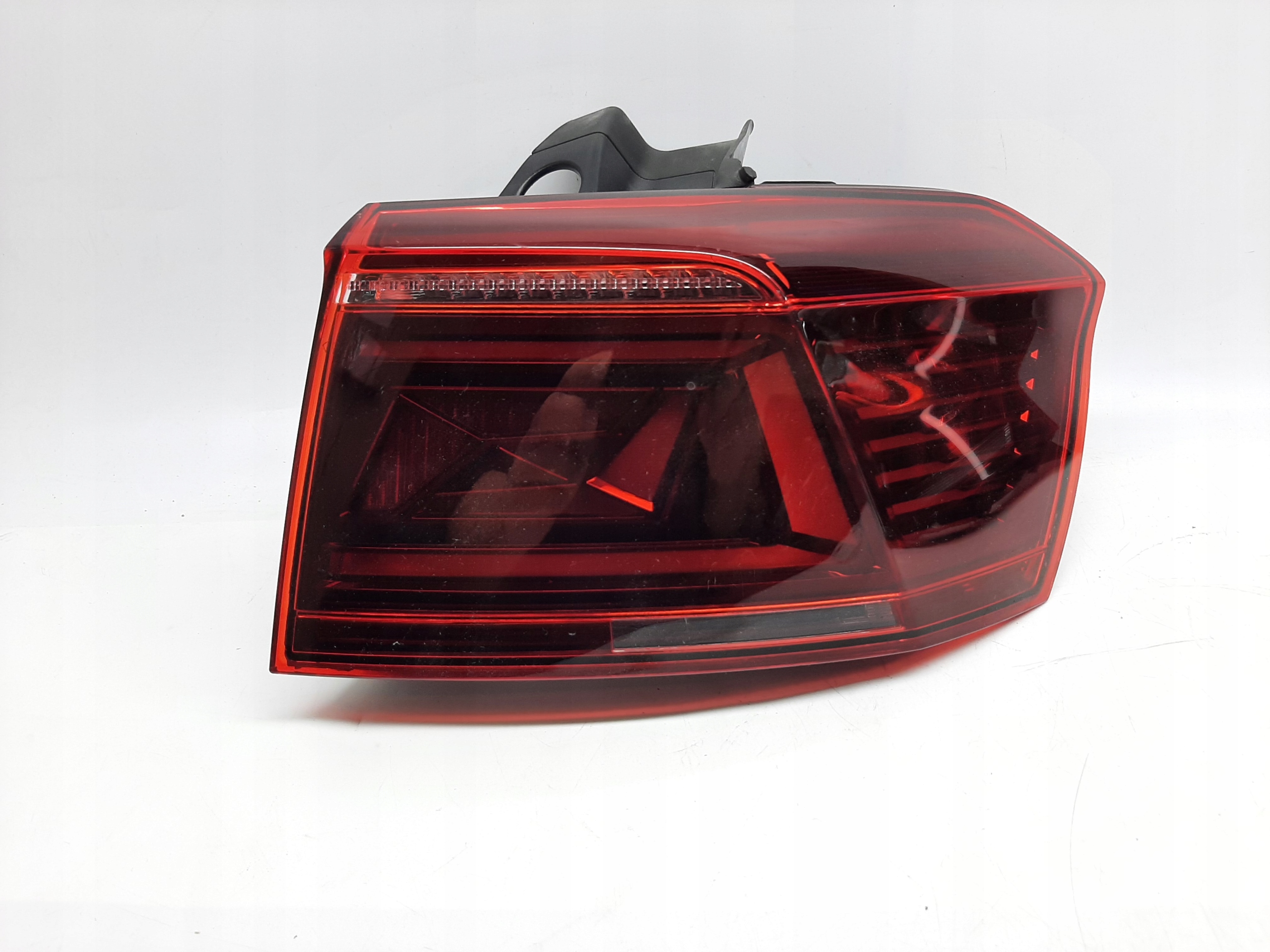 Volkswagen Passat B8 Lampa Prawy Tył 3G9945208P