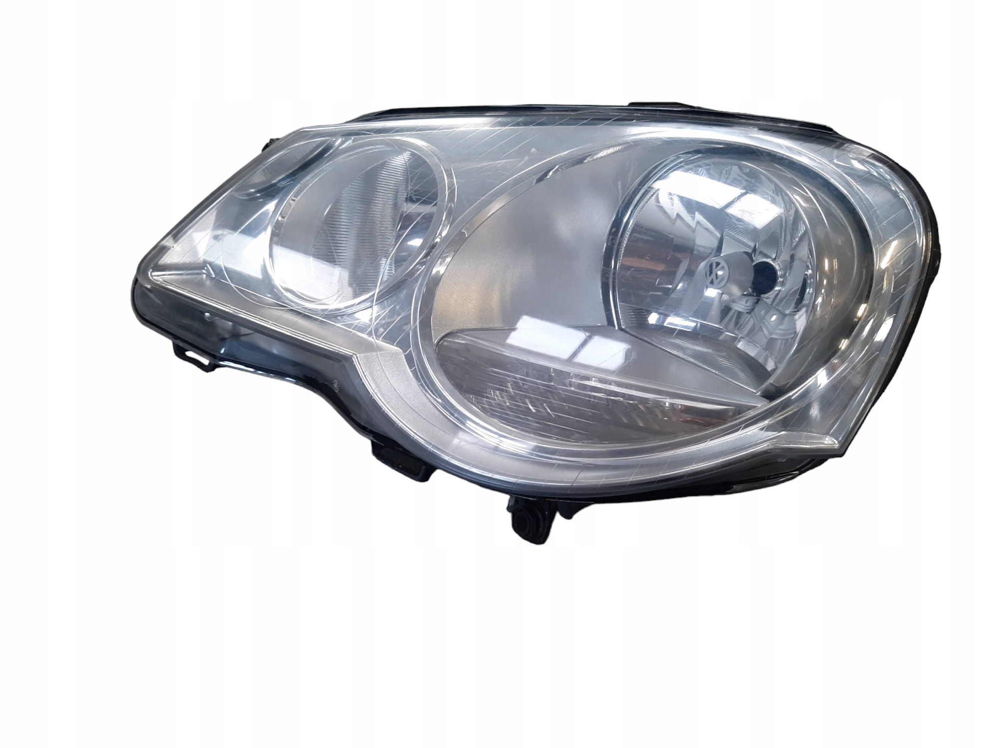 VW POLO REFLEKTOR LAMPA PRZÓD LEWY HELLA 6Q1941007AN