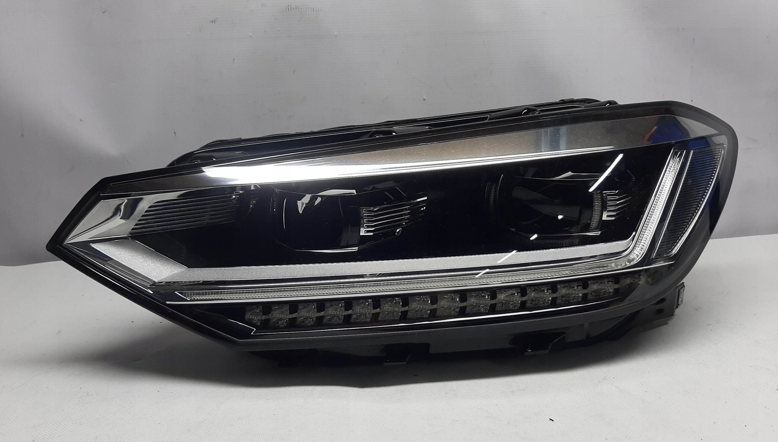 VW Touran Lampa lewa Reflektor LED 5TB941081A