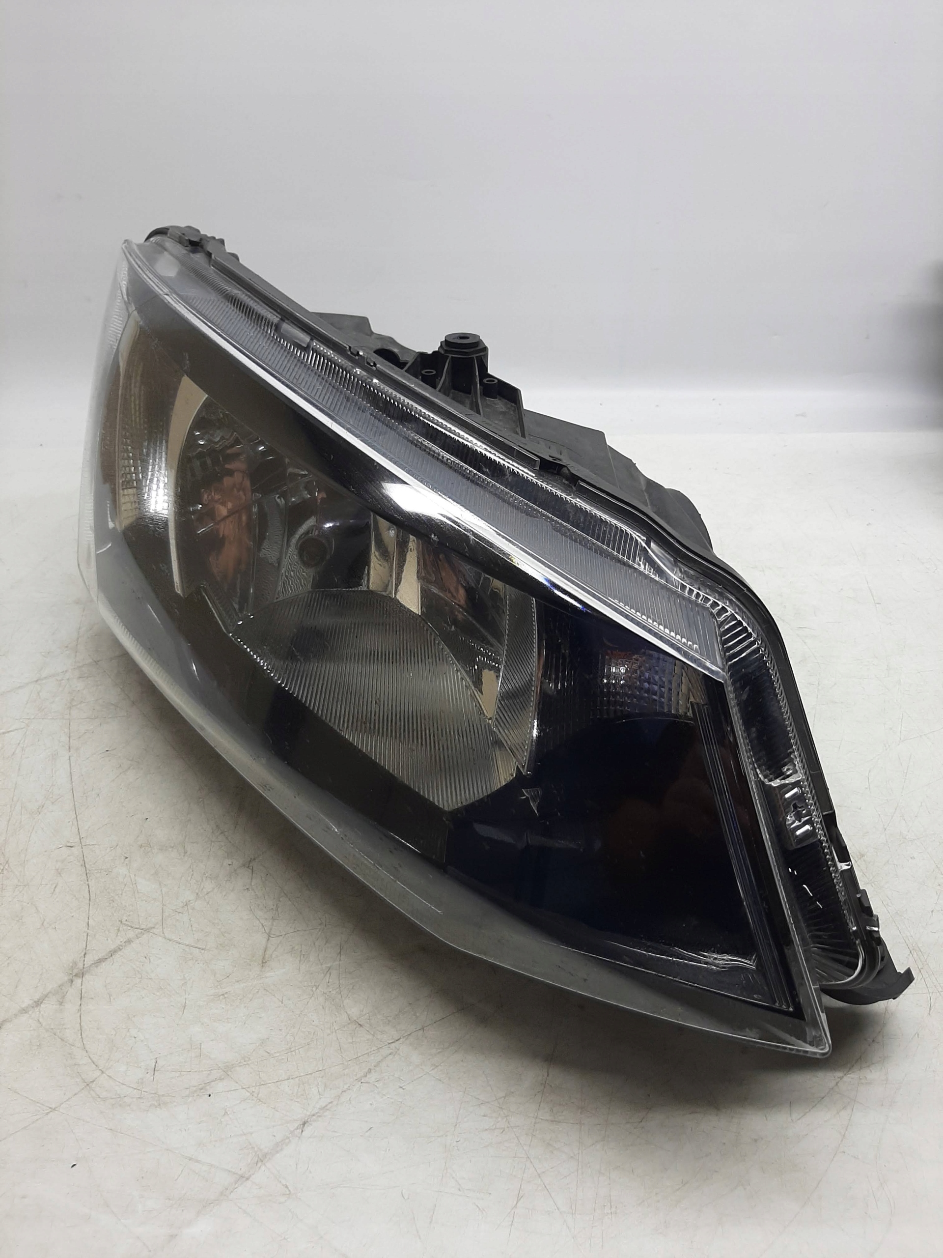 SKODA FABIA 15+ LAMPA REFLEKTOR PRAWA 6V1941016C